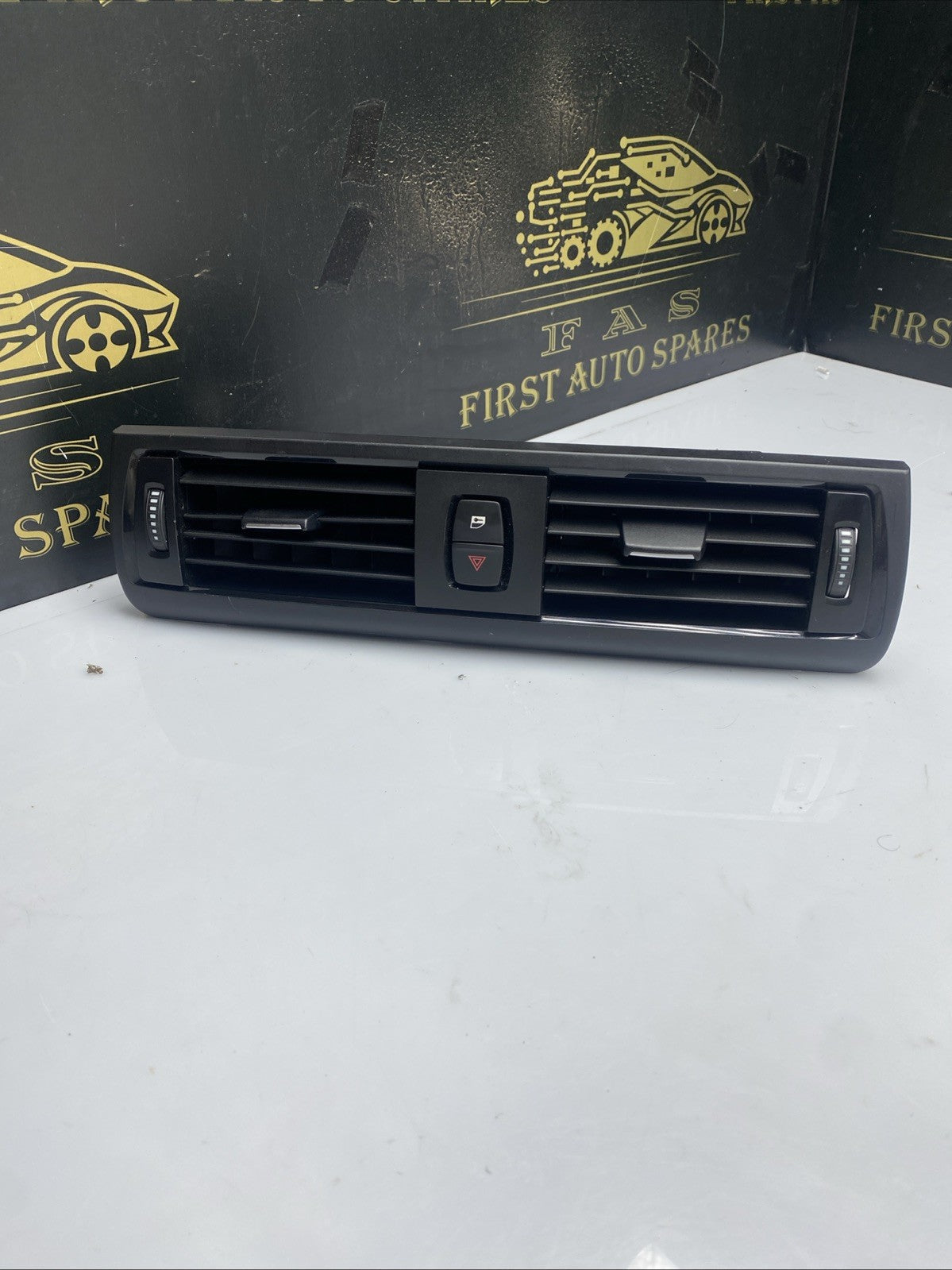 BMW 1 Series F20 F21 Fresh Grille Dashboard Centre Dash Air Vent Black 9205357