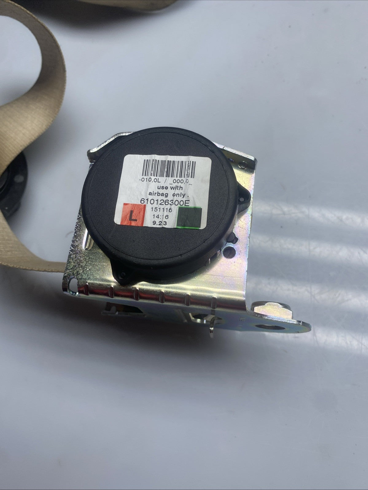 BMW 5 SERIES F11 SEAT BELT SET Cream Colour