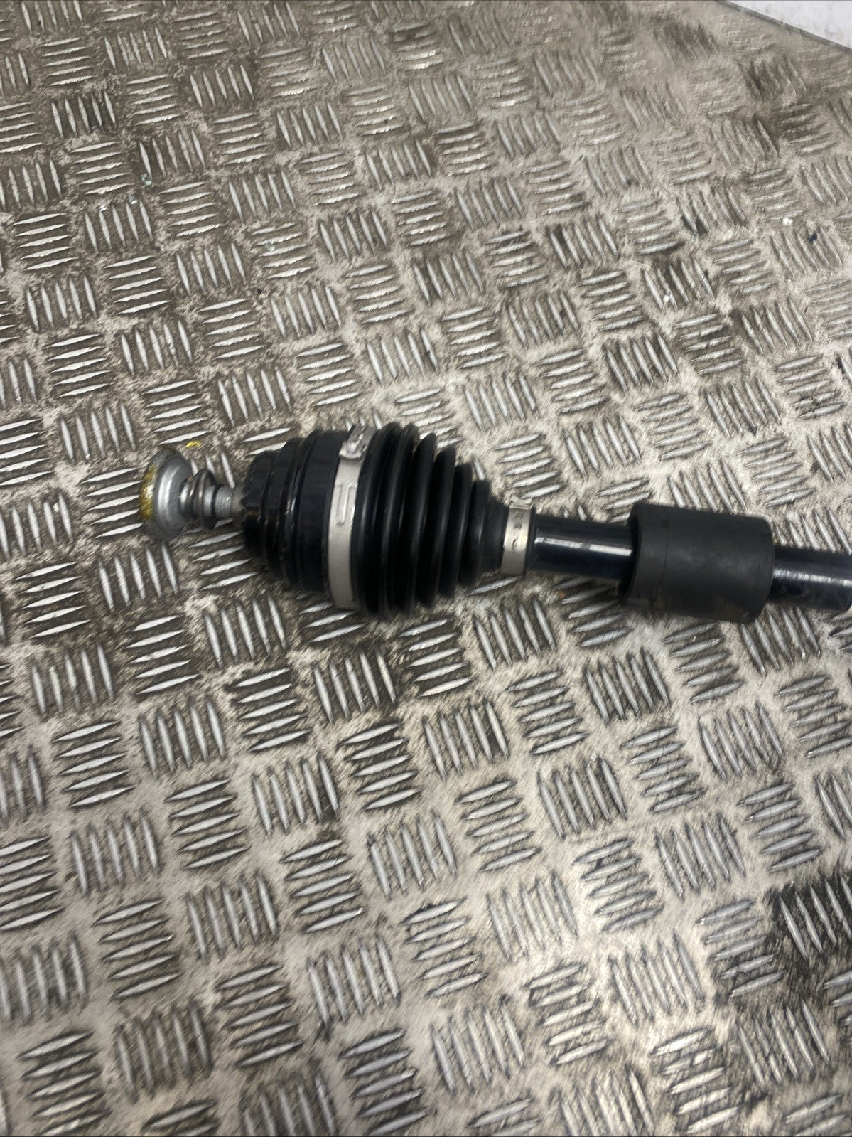 BMW 2 SERIES F45 F46 DRIVESHAFT RIGHT 1.5 PETROL MANUAL 8643364  2015-2023