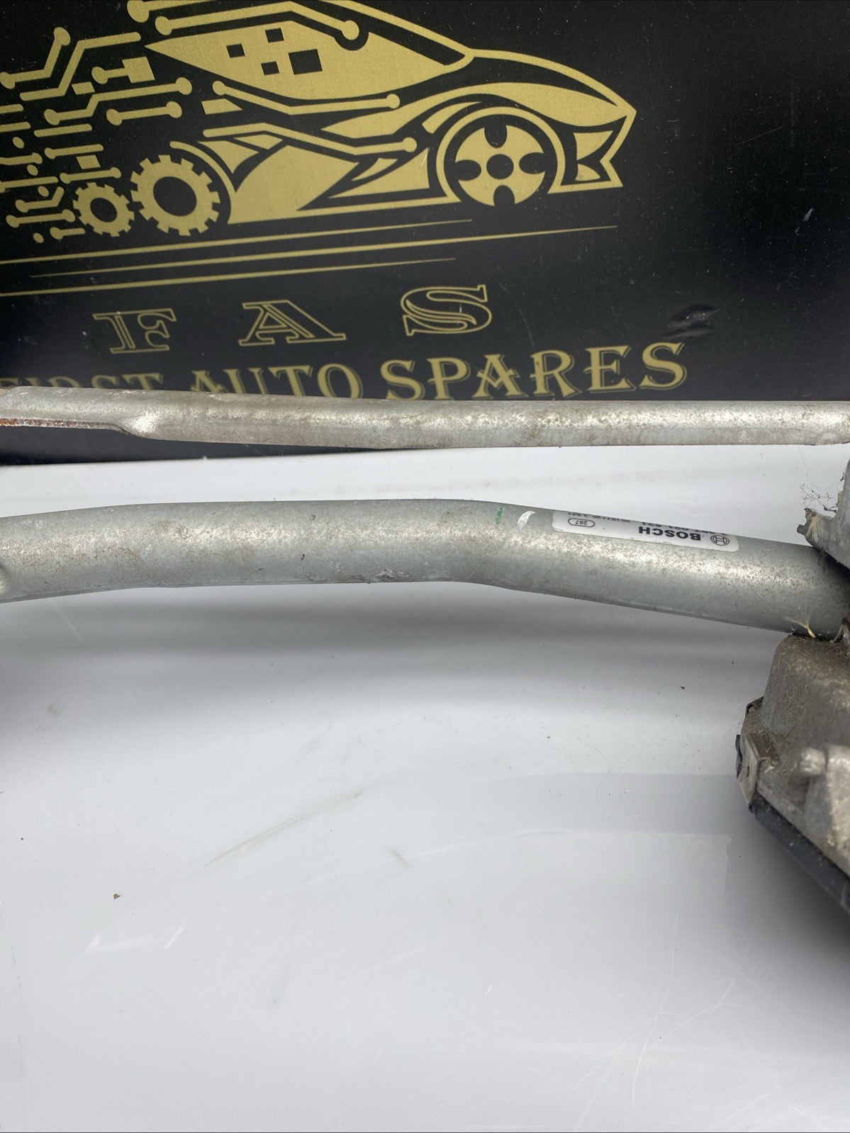 BMW 5 Series F10 F11 Front Windscreen Wiper Motor & Linkage  7308772