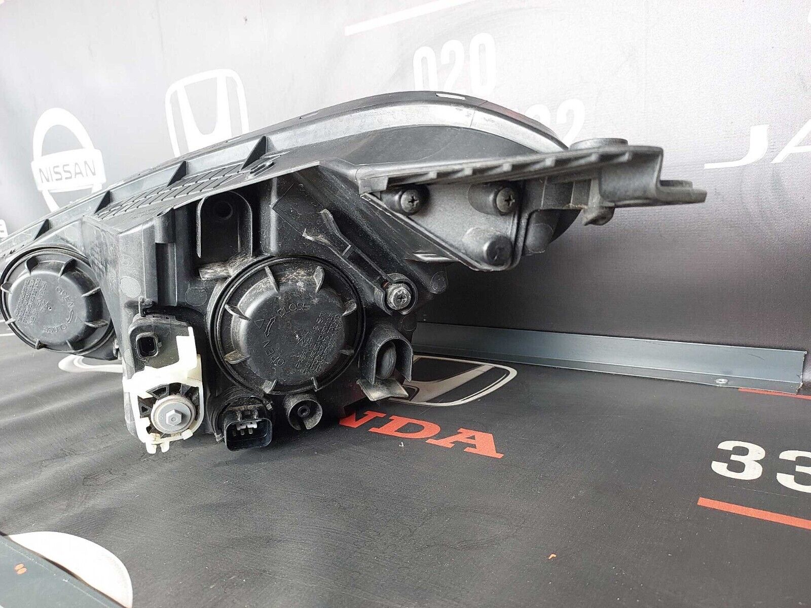 HYUNDAI i10 O/S FRONT HEADLIGHT 2016