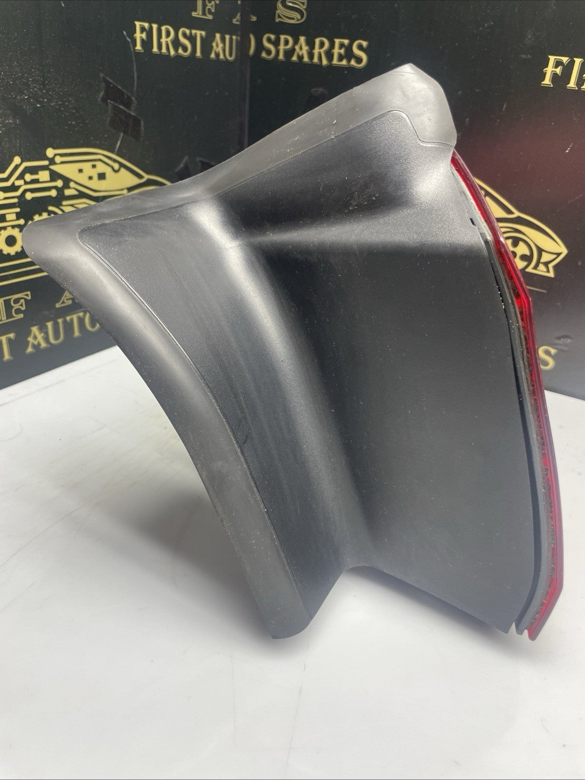GENUINE BMW X6 F16 2015 - 2019 REAR RIGHT OUTER TAIL LIGHT DRIVER SIDE 7314860