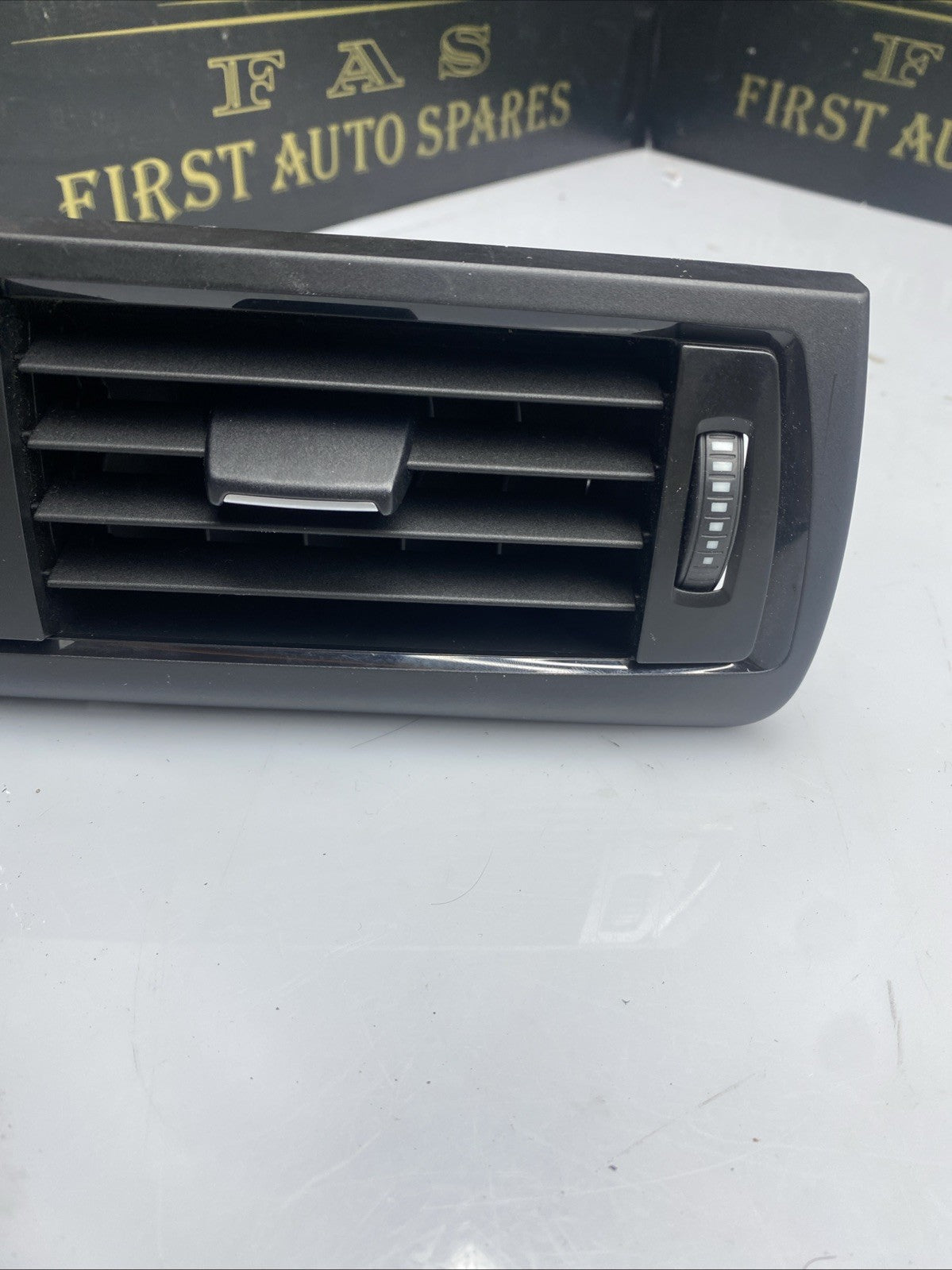 BMW 1 Series F20 F21 Fresh Grille Dashboard Centre Dash Air Vent Black 9205357