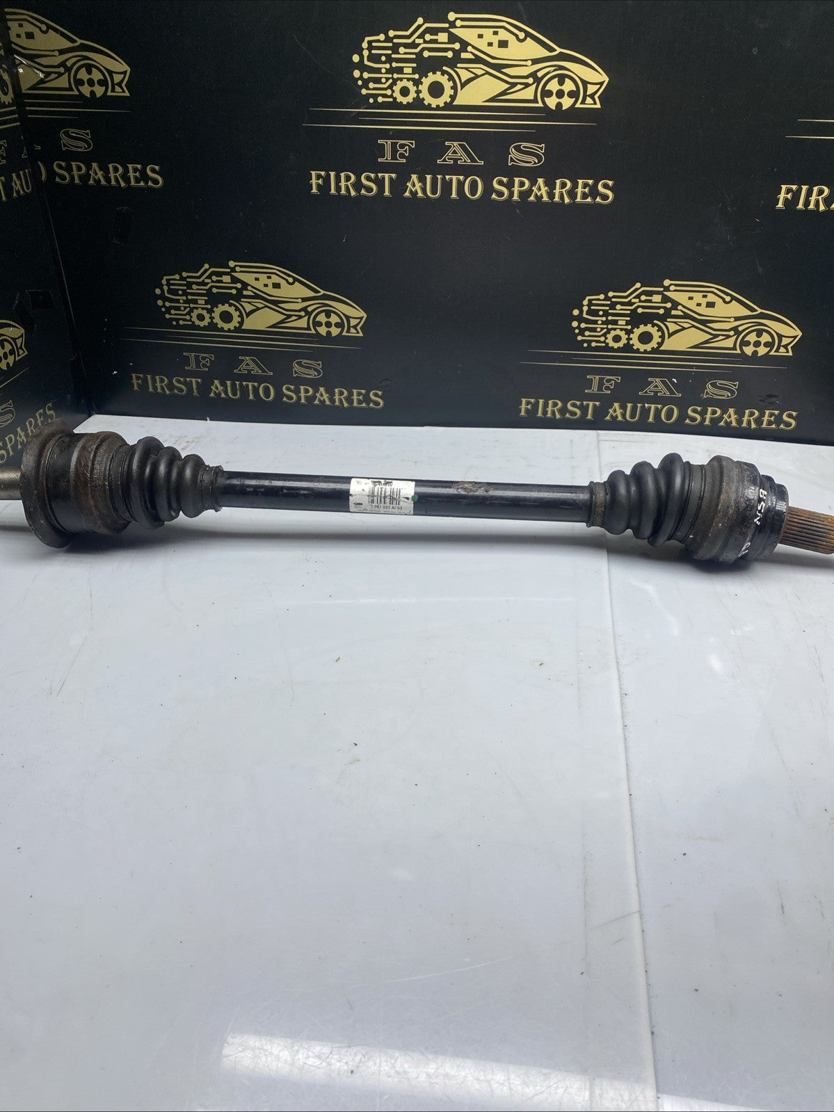BMW 5 Series F10 F11 520d N47N Output Drive Shaft Left Passenger N/S 7581027