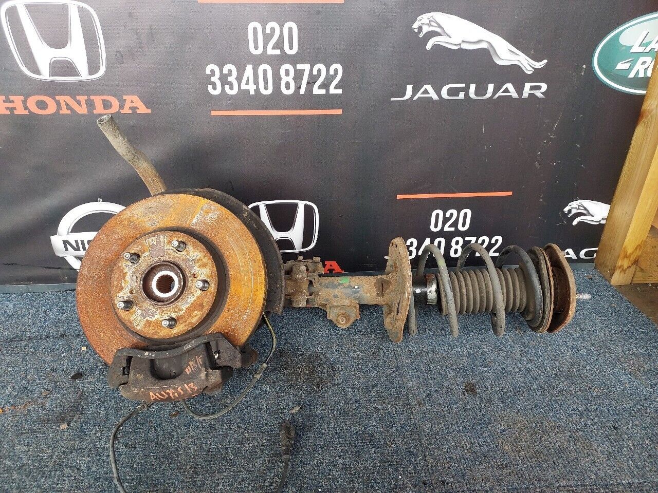 TOYOTA AURIS HATCHBACK O/S FRONT SUSPENSION LEG 2013