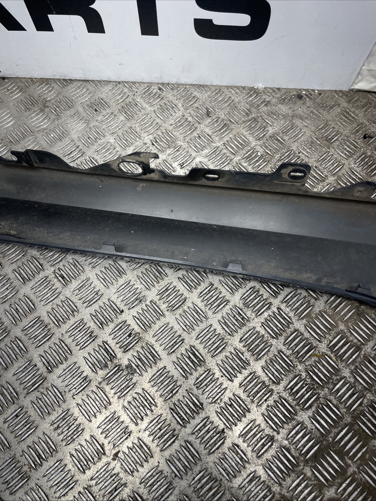 Bmw 5 series side skirt passenger left 2016-2023 m sport 8070341