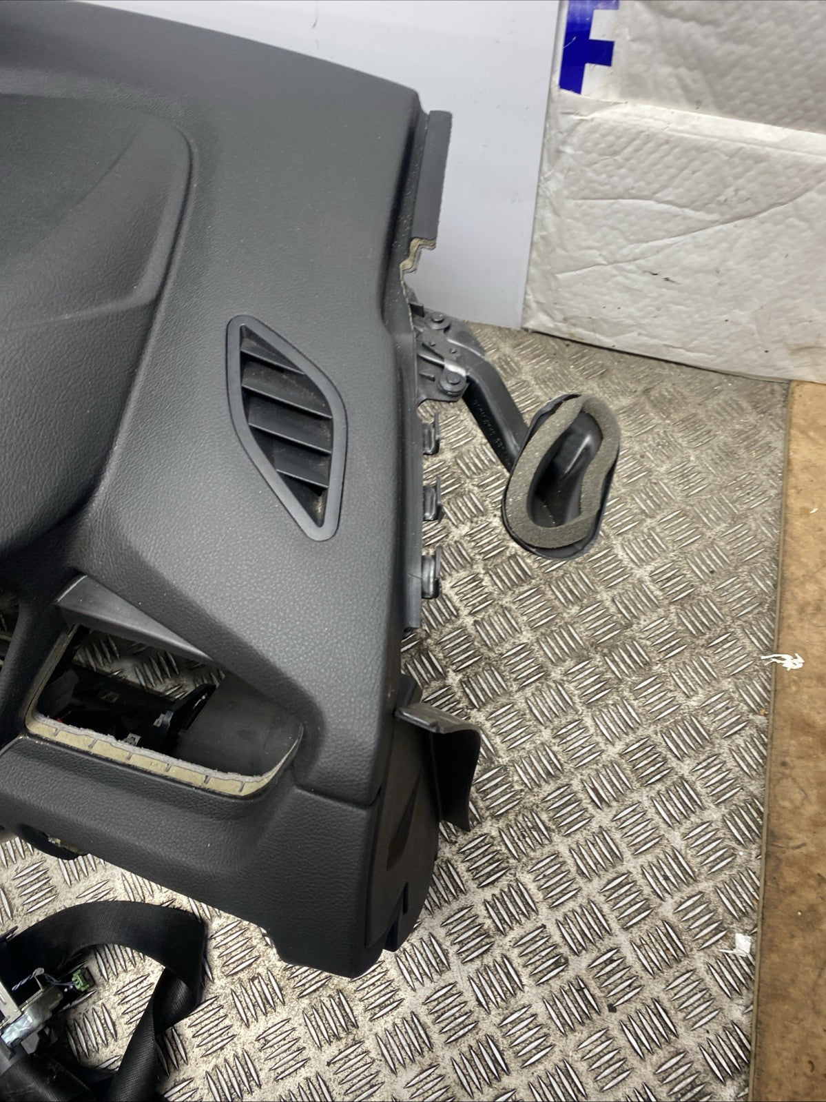 BMW 2 Series F45 F46 Estate ABag Kit Seat Belts DashBoard