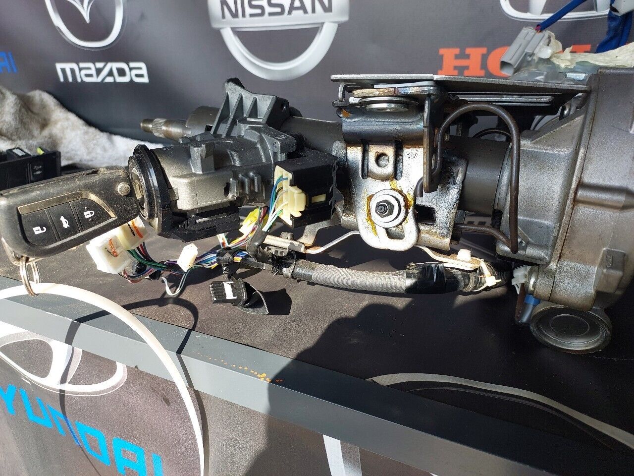 TOYOTA AURIS HATCHBACK STEERING COLUMN & IGNITION KIT 2013 PETROL