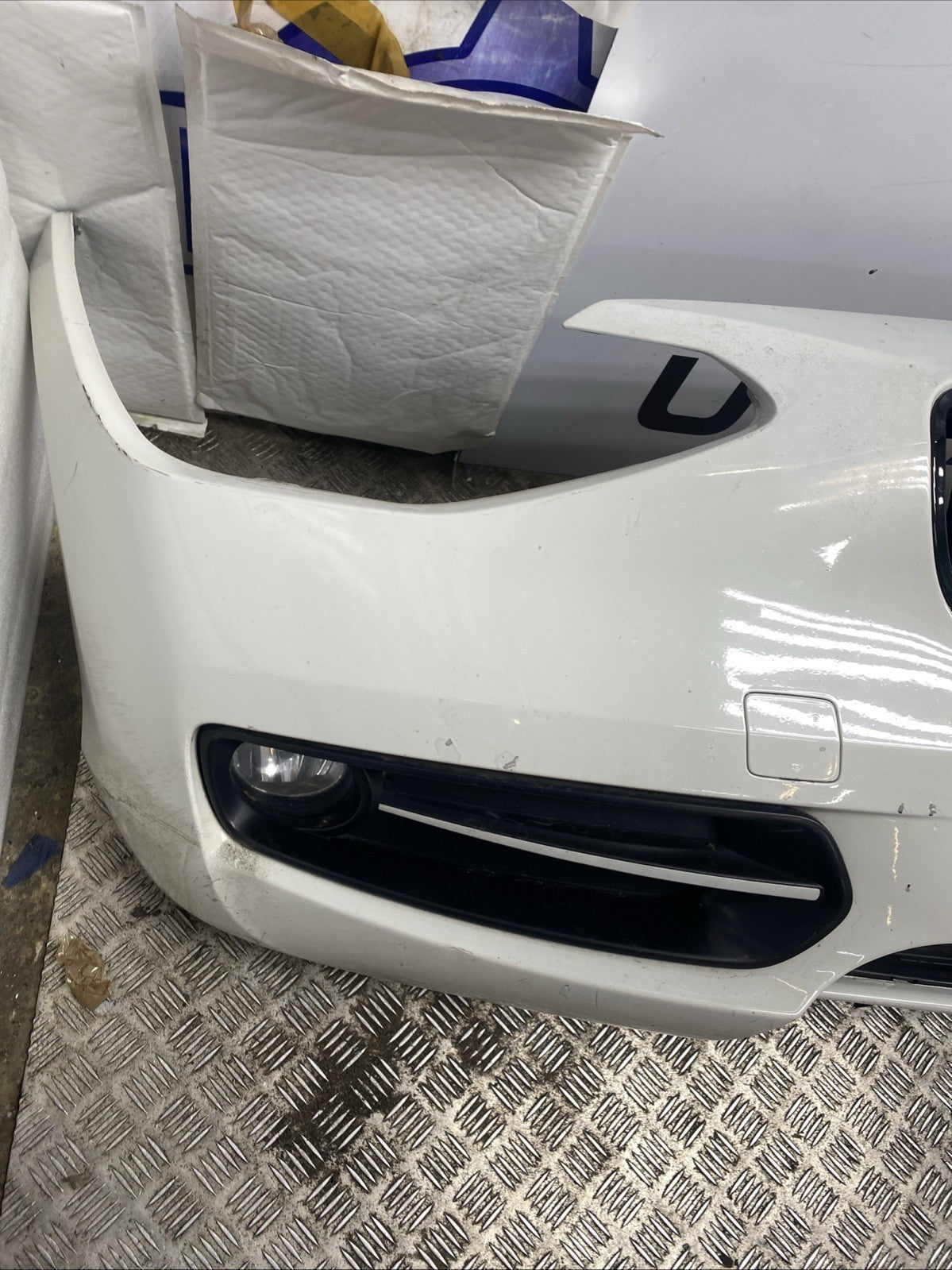 BMW 1 SERIES F20 2012 13 14 Complete Front Bumper Assembly  Alpine White 300