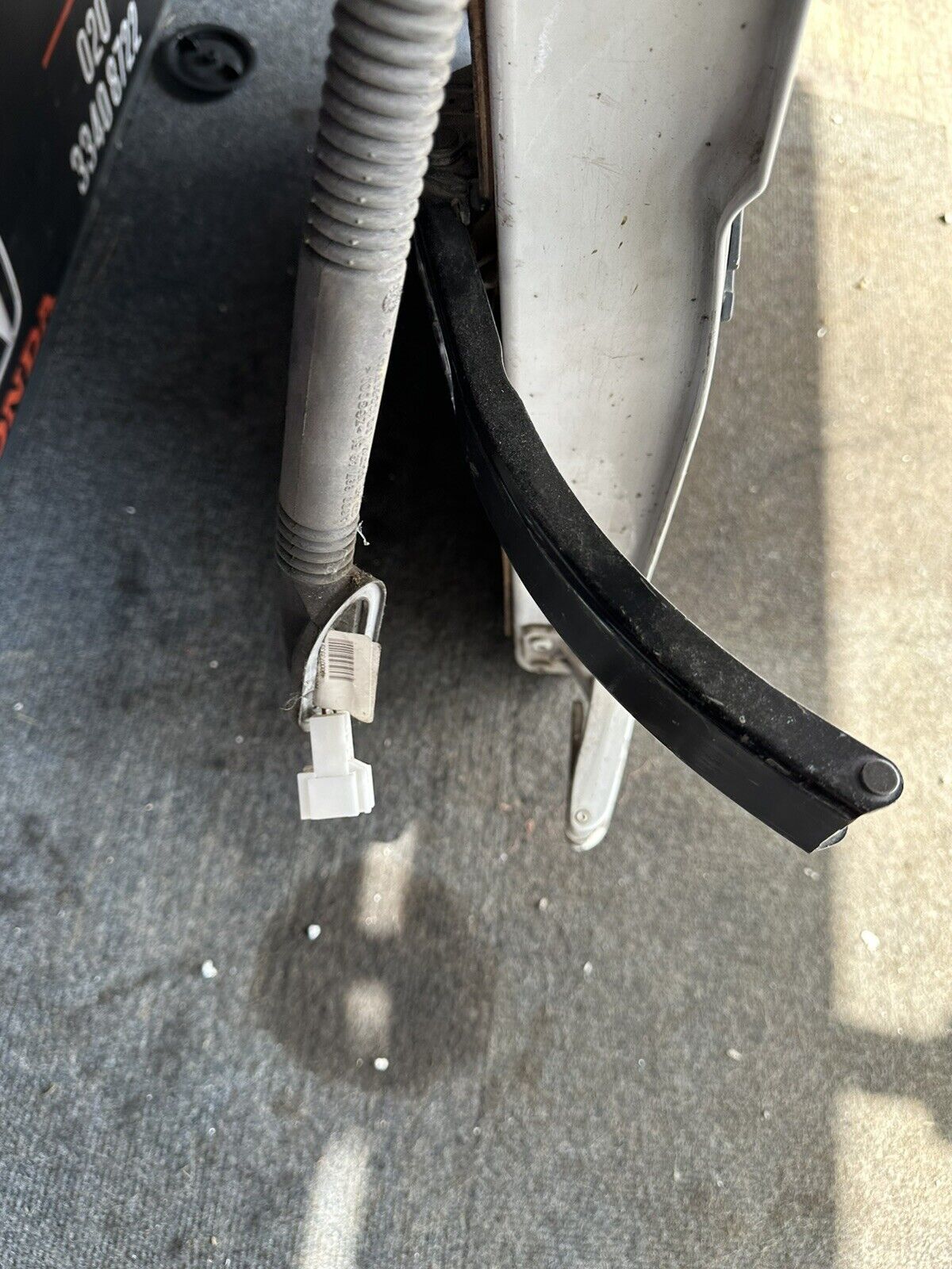 MERCEDES SPRINTER W906 NSR PASSENGER SIDE REAR DOOR COMPLETE WHITE