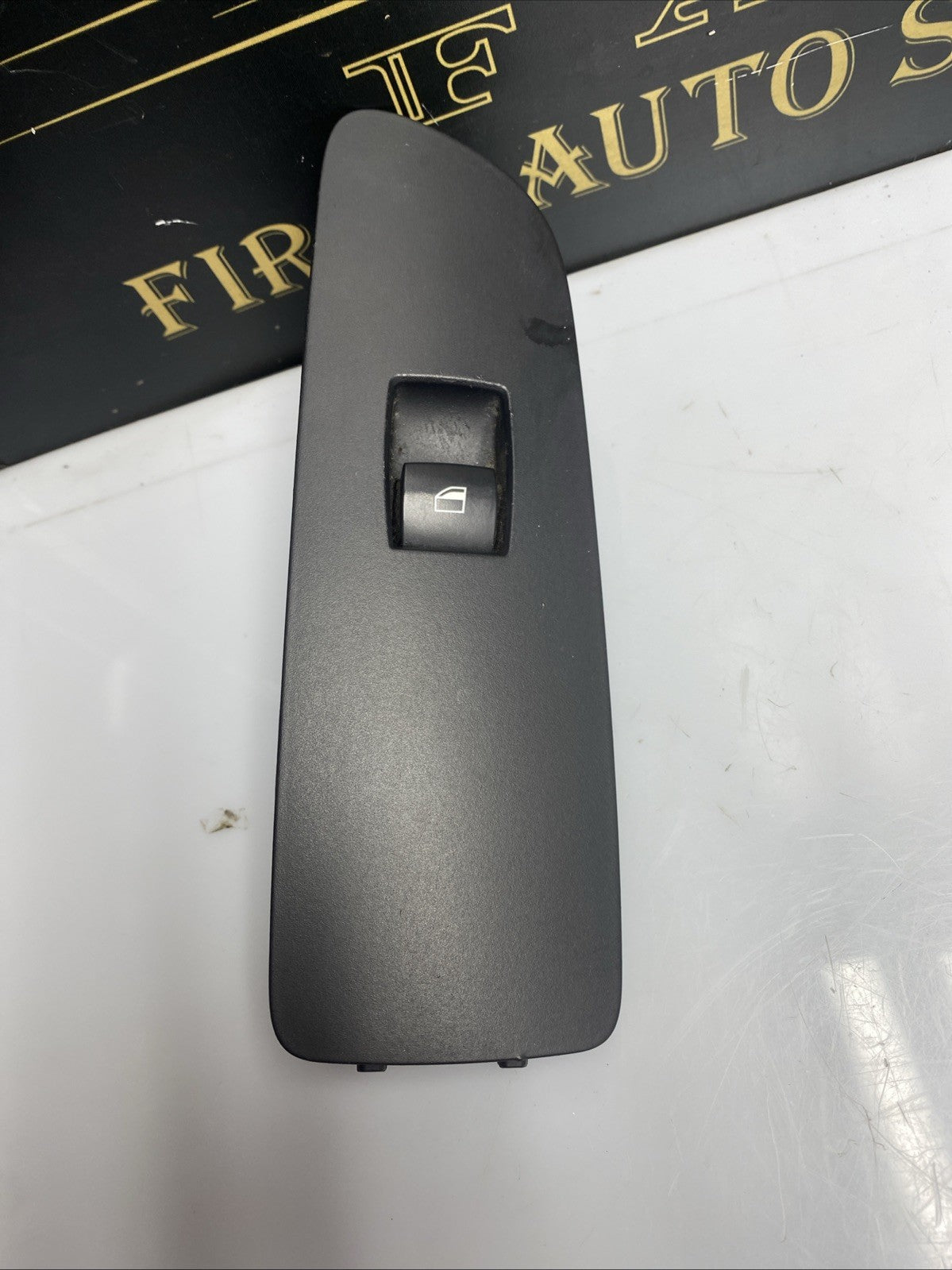 BMW 1 Series E81 E87 E82 Coupe Front Right Power Window Switch 15939961
