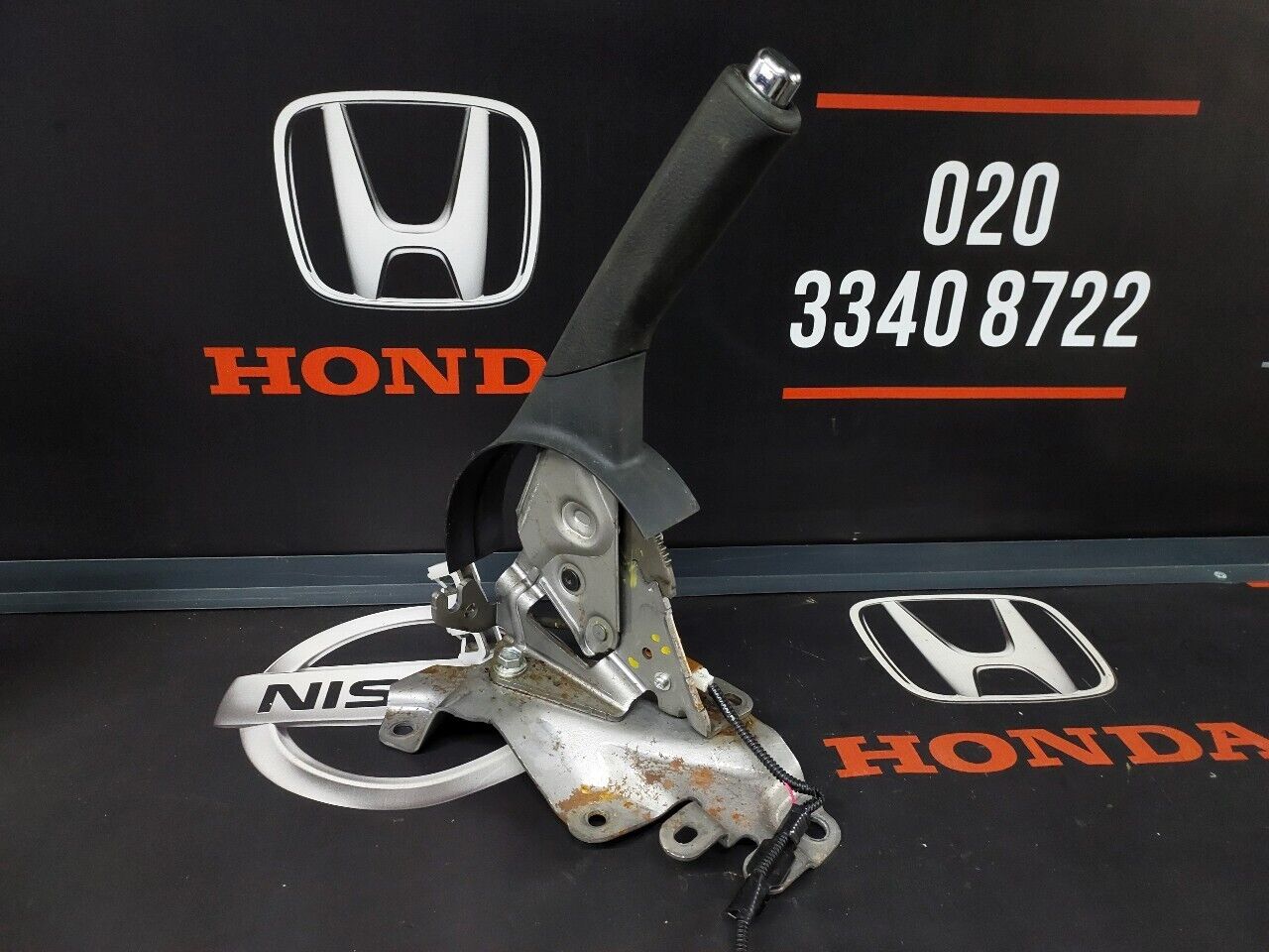TOYOTA YARIS HAND BRAKE LEVER 2013