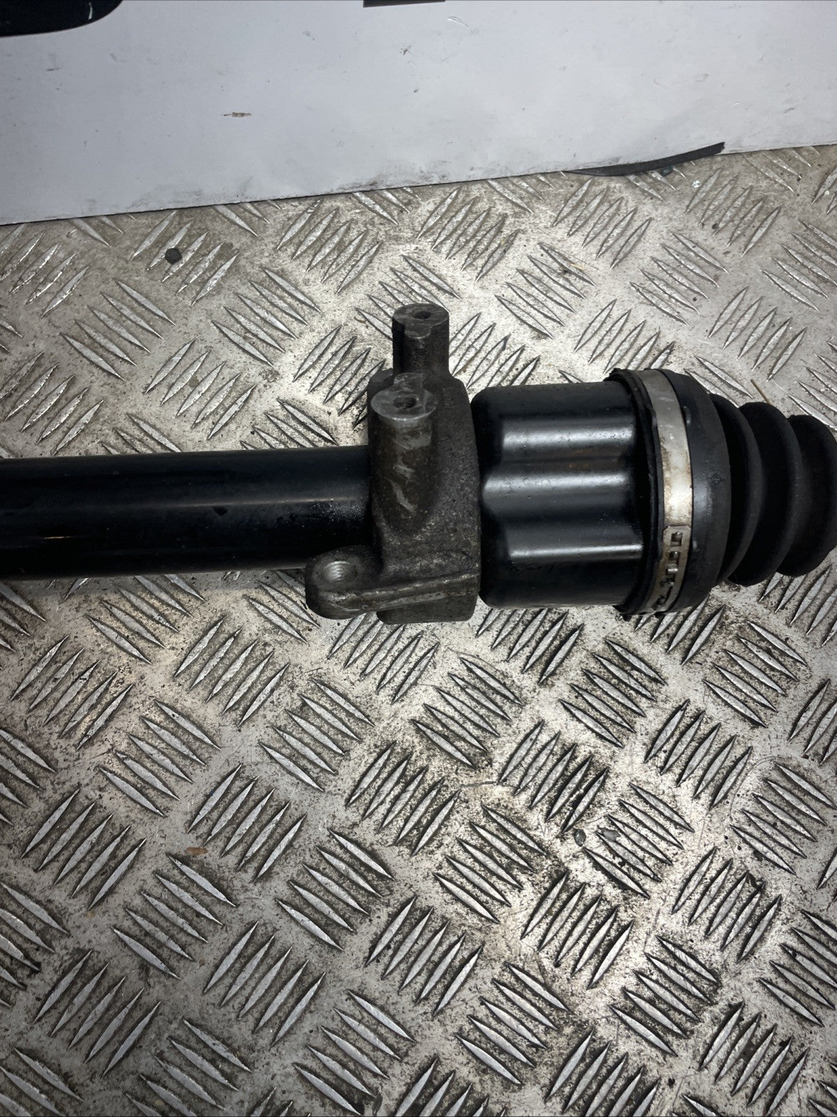 BMW 1 ,2 SERIES F40,F45 2023 FRONT DRIVESHAFT LEFT PASSENGER SIDE 8482645