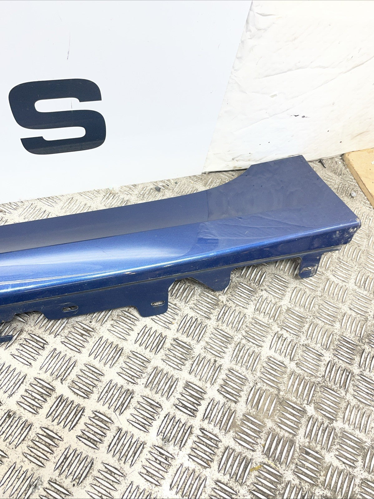 Bmw 5 series side skirt passenger left 2016-2023 m sport 8070341