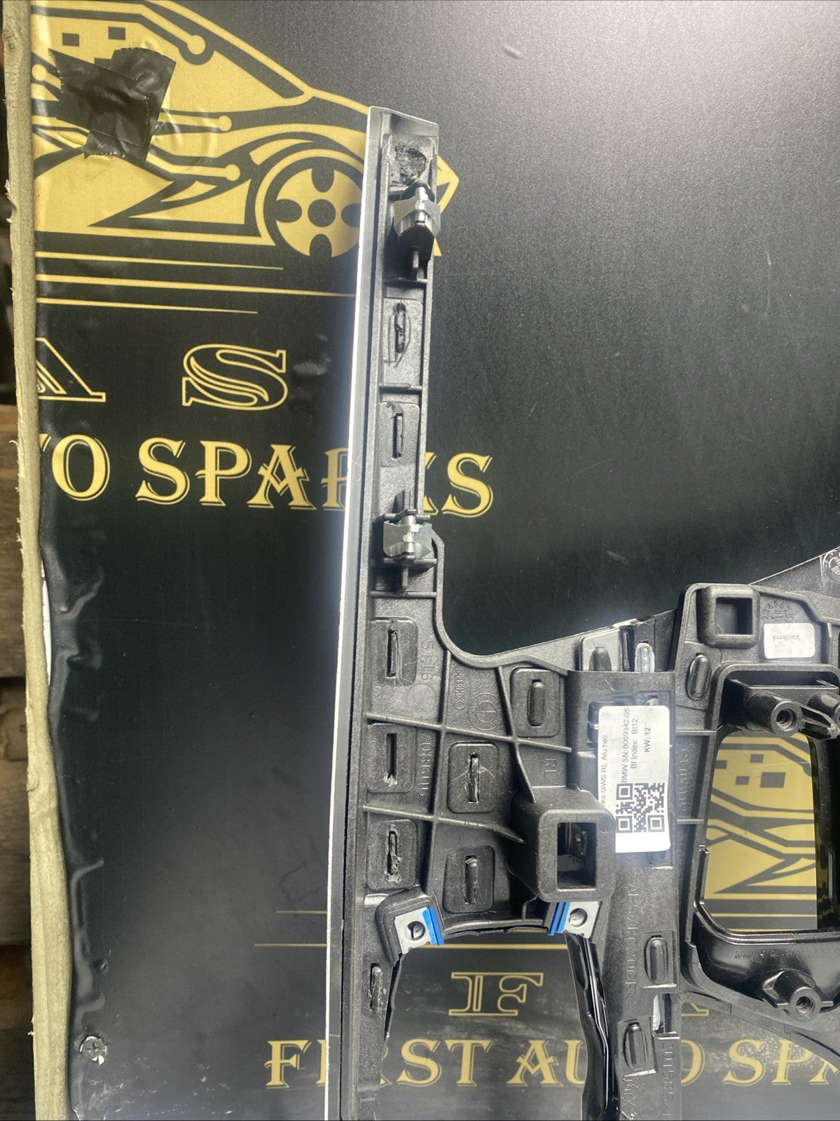 BMW F90 Center Console Trim 8069342 Petrol 2019 33196215
