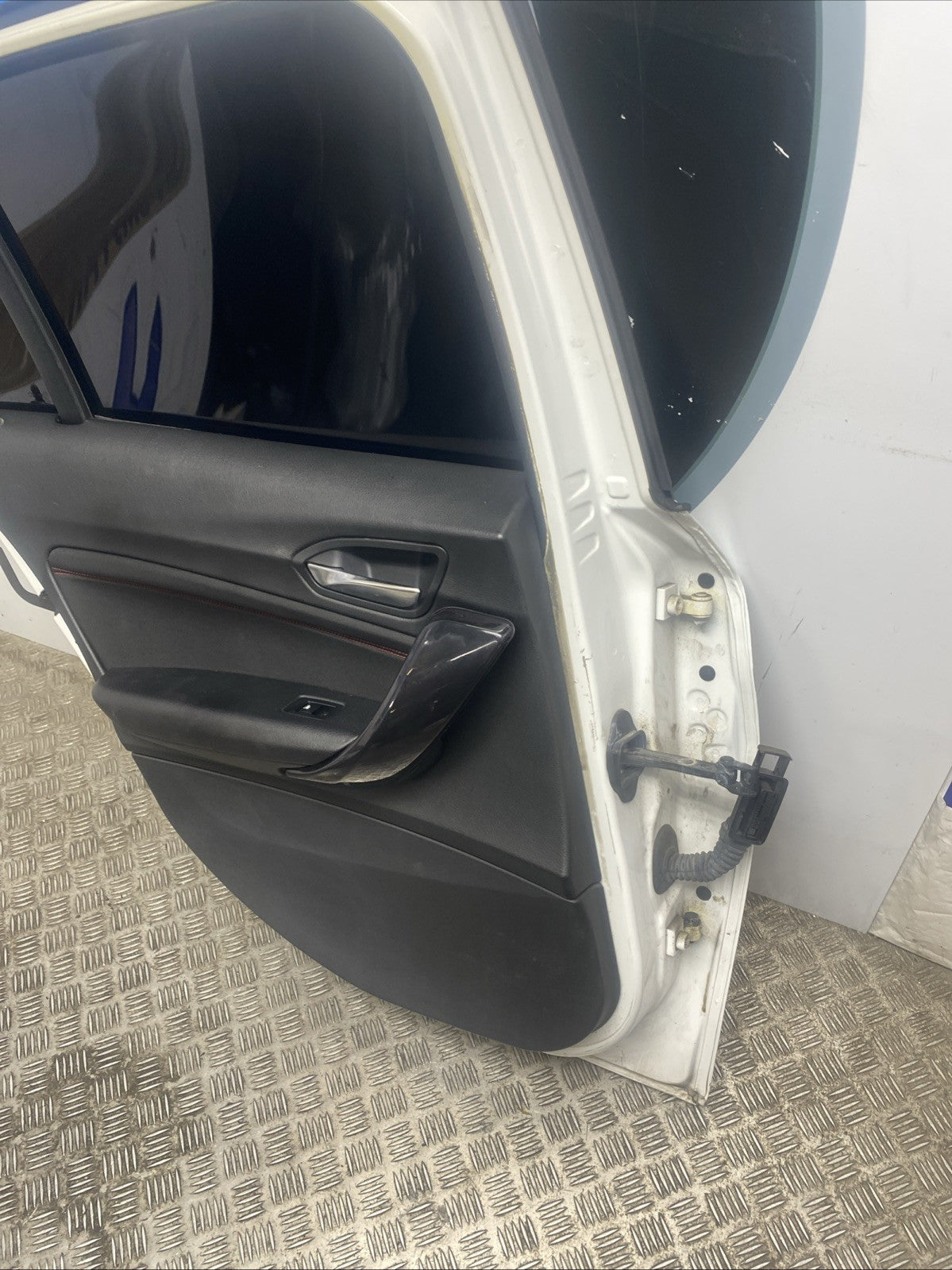 2014-2019 BMW 1 SERIES F20 PASSENGER SIDE REAR DOOR WHITE COLOR CODE 300