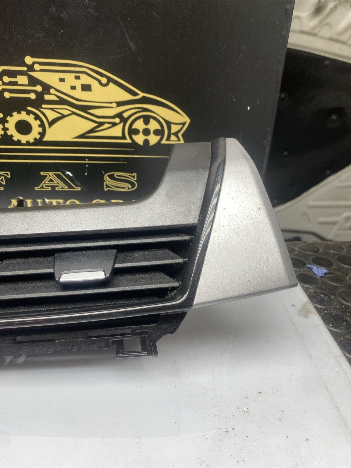 BMW 2 F45 F46 2014-18 DASHBOARD TRIM PANEL AND AIR VENTS