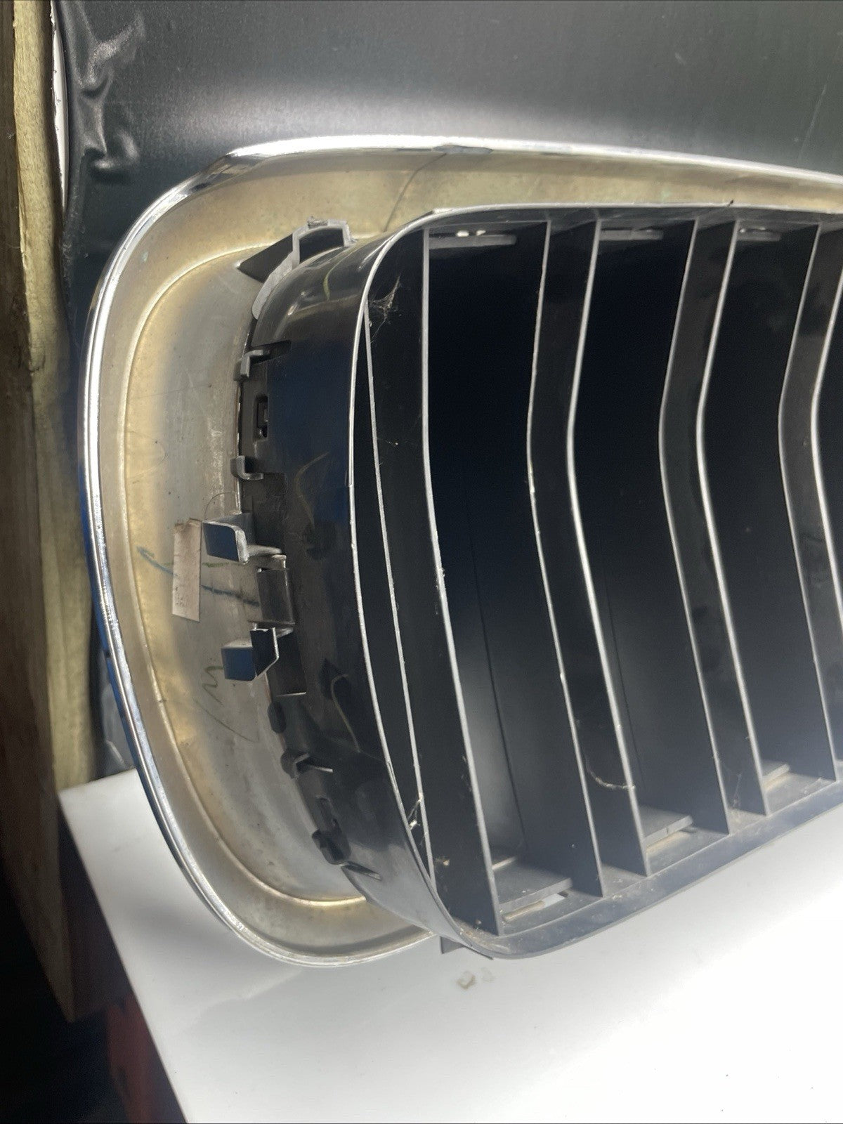 GENUINE BMW X5 F15 2014- 2018 FRONT RIGHT SIDE BUMPER UPPER KIDNEY GRILL 7316076