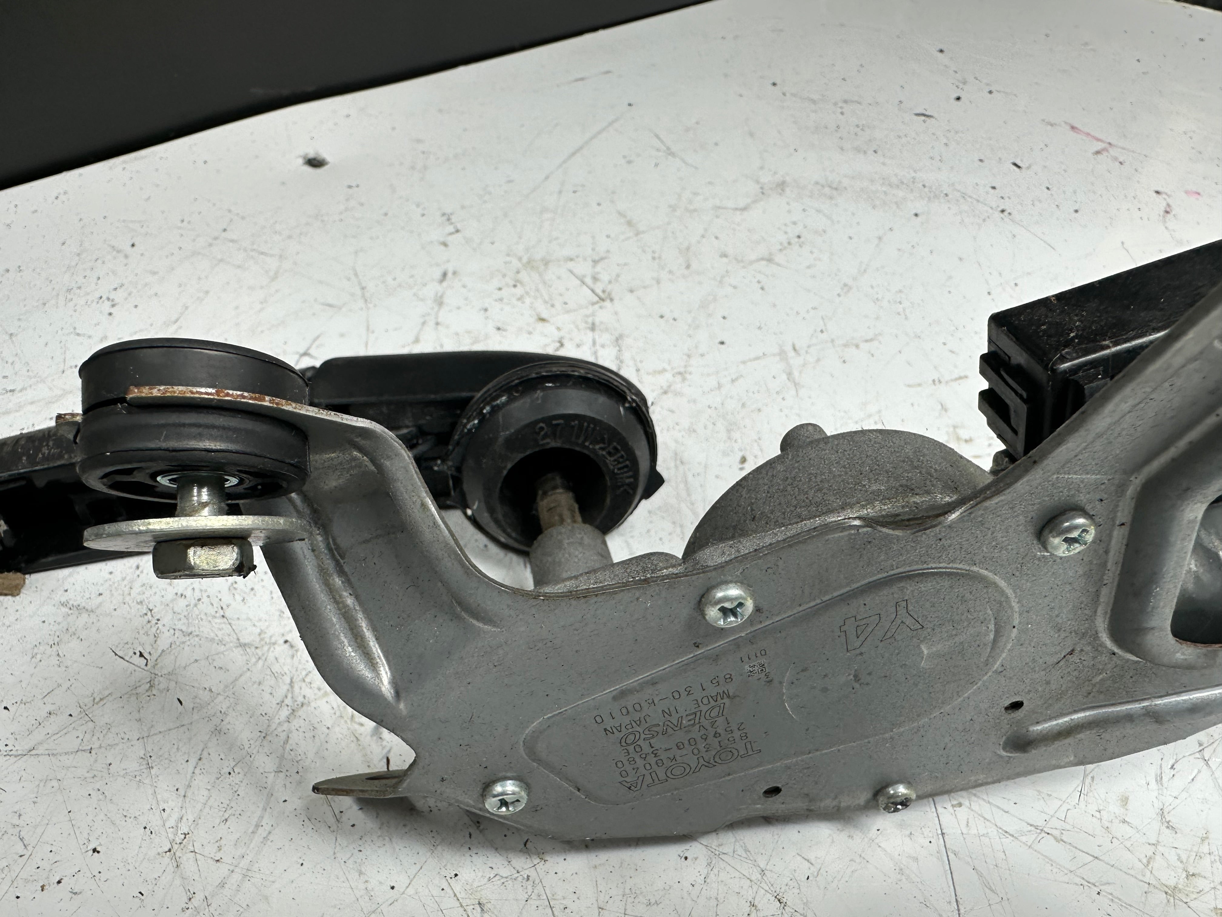 Toyota Yaris Rear Wiper Motor with Wiper (85130-K0040)