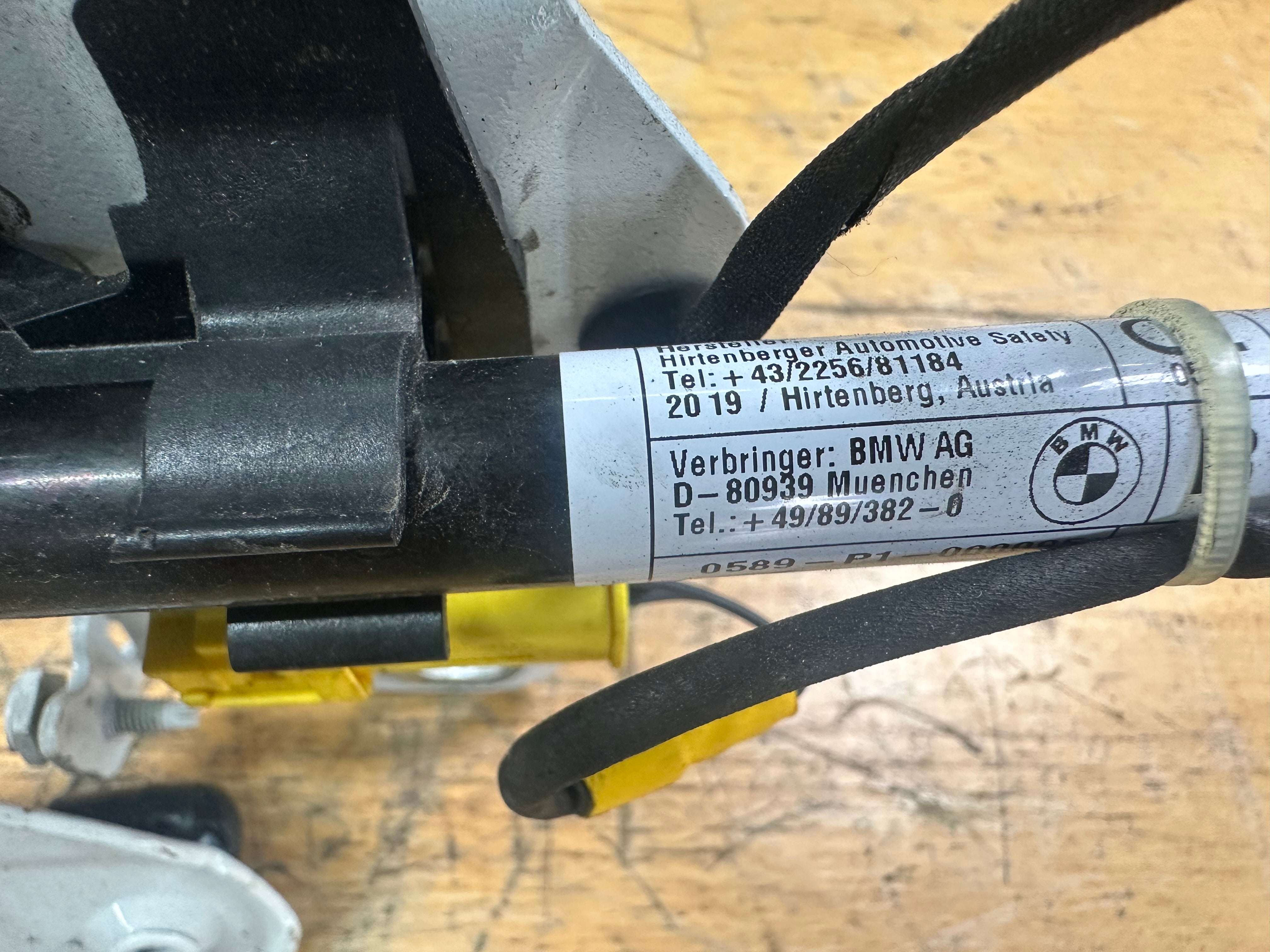 BMW X5 G05 2019 Right Driver’s Bonnet Hood Hinge with Actuator (7418202)