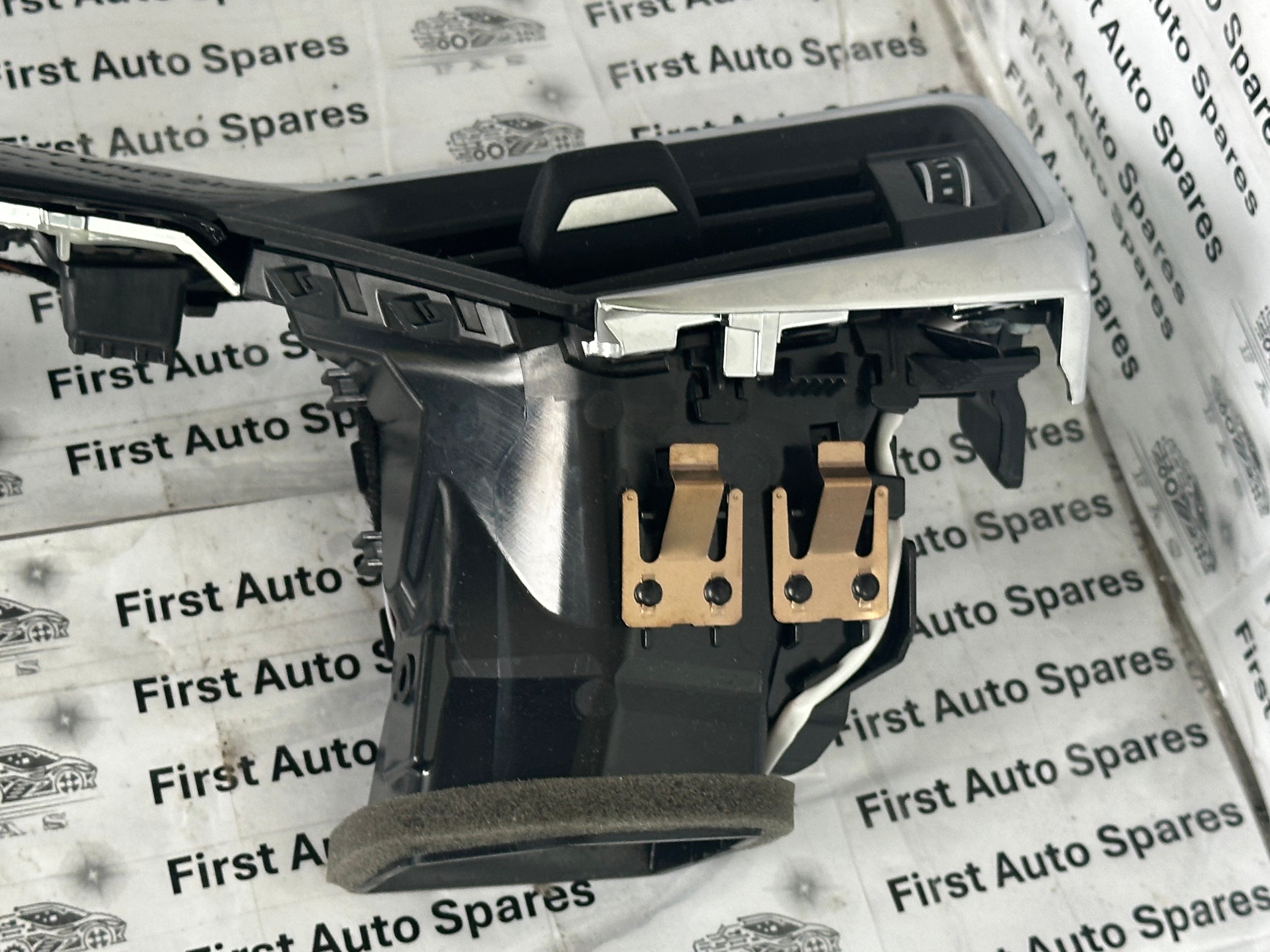 BMW 3 Series G21 Climate Control with Left Air Vent Grille (6848620, 4A0EDD1-02)