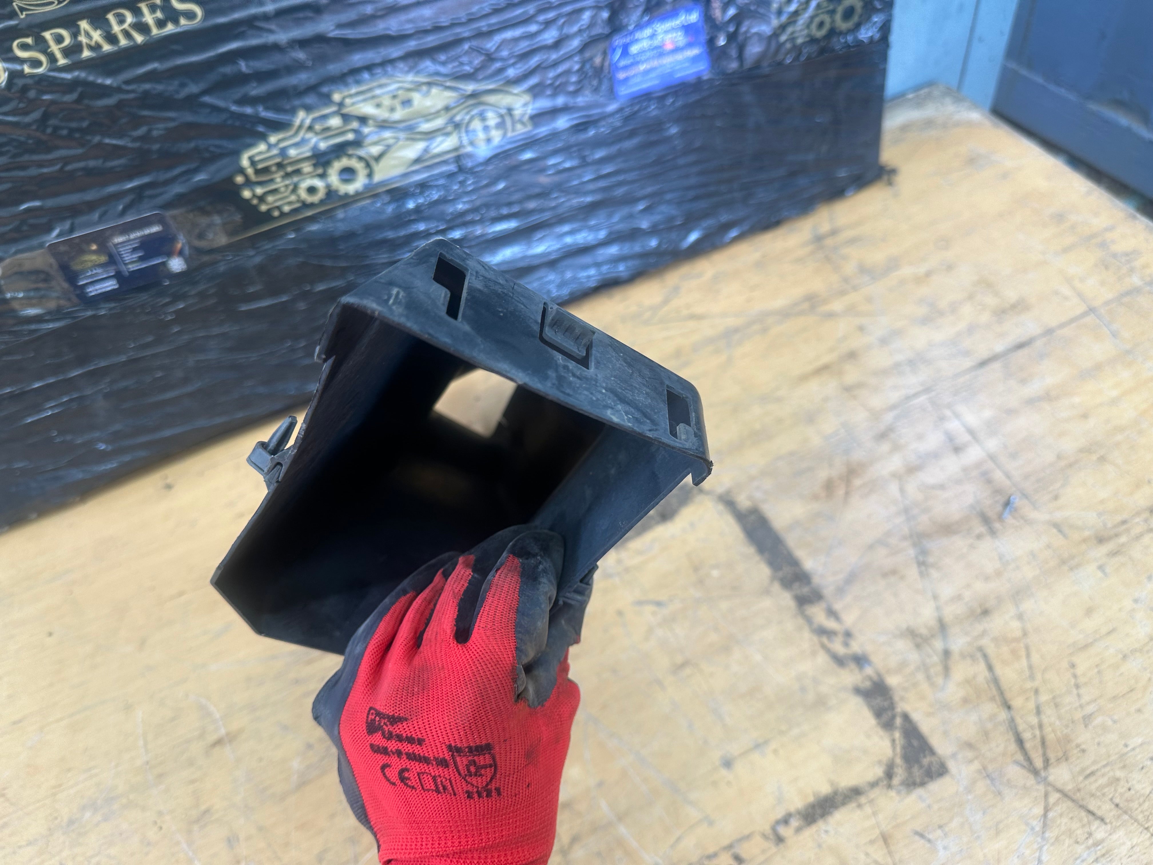 BMW X5 Series M Sport Front Brake Air Duct Right Driver Side F15 (8055210)