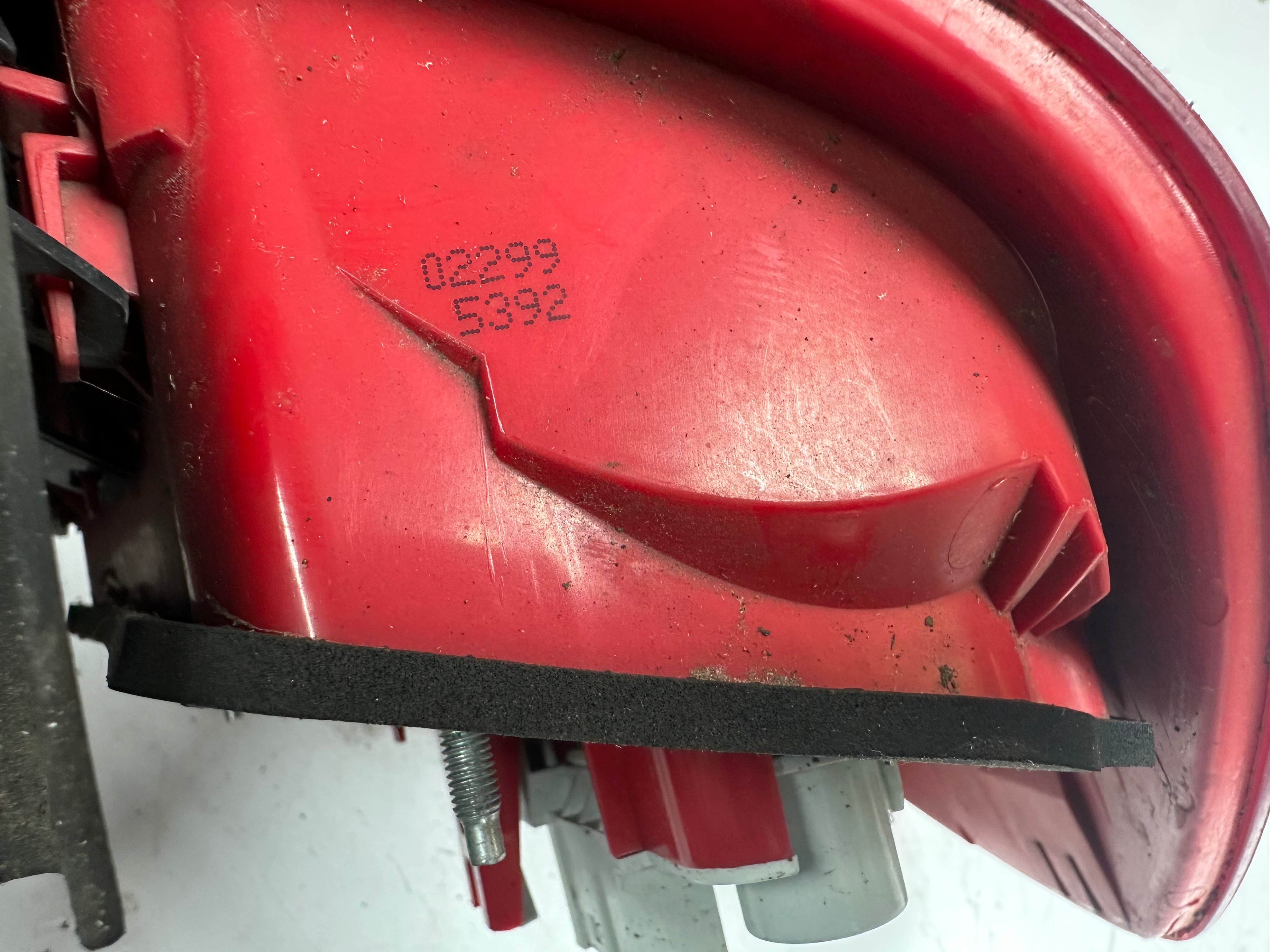 BMW 3 Series E90 E91 E93 2008 Left Rear Tail Light (276301 L)