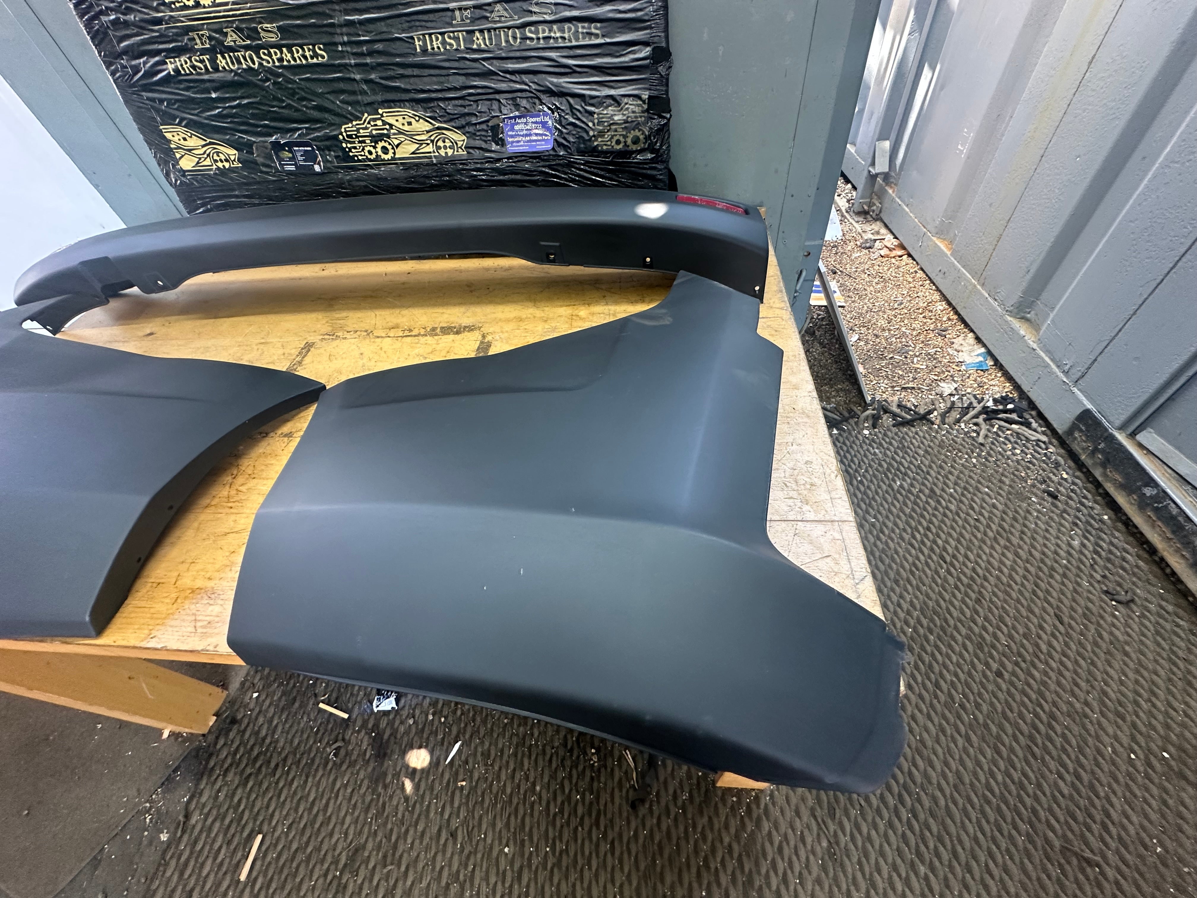 Ford Transit Custom 2014–2023 Rear Complete Bumper (In 3 Pieces)