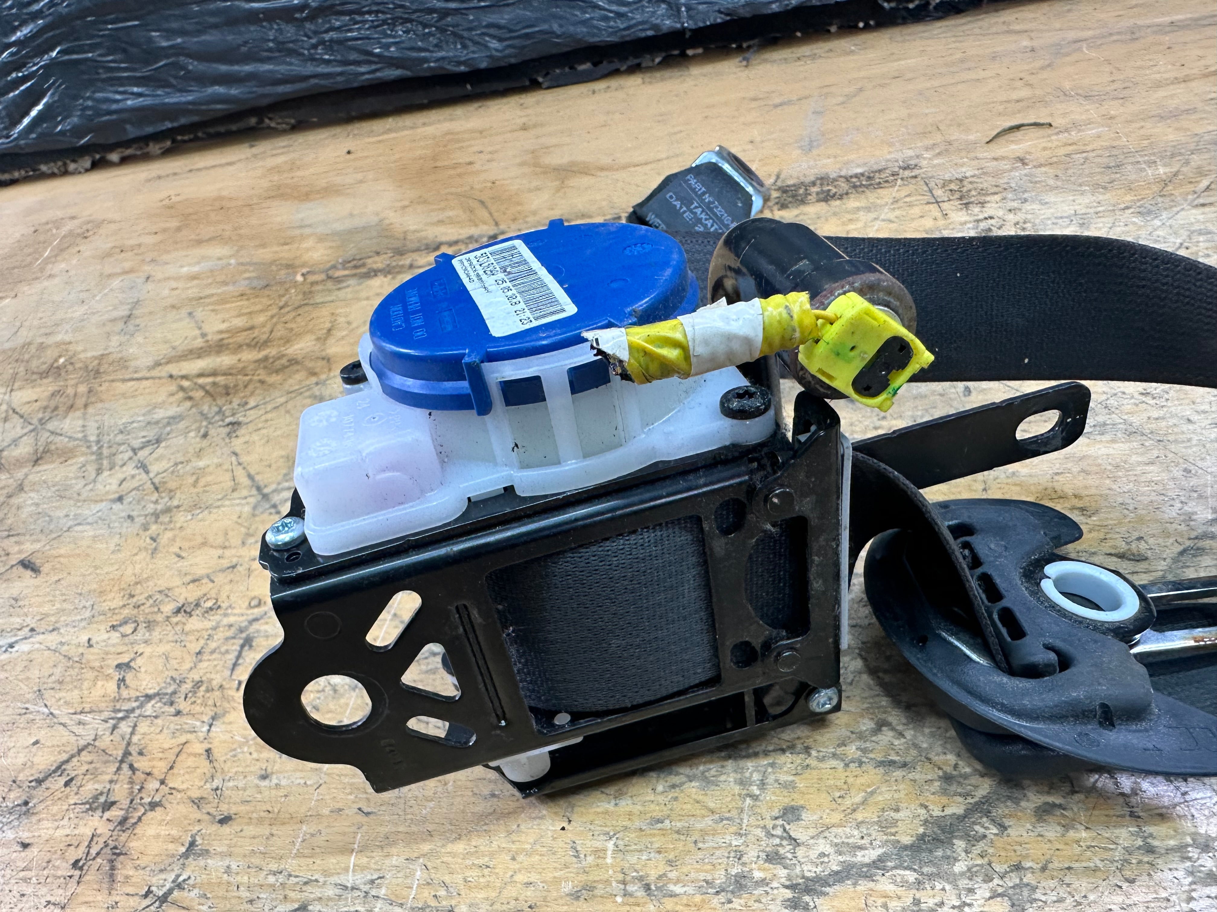 Toyota C-HR 2017-2023 Front Right Driver Side Seat Belt (73210-F4010) (1097376-AA)