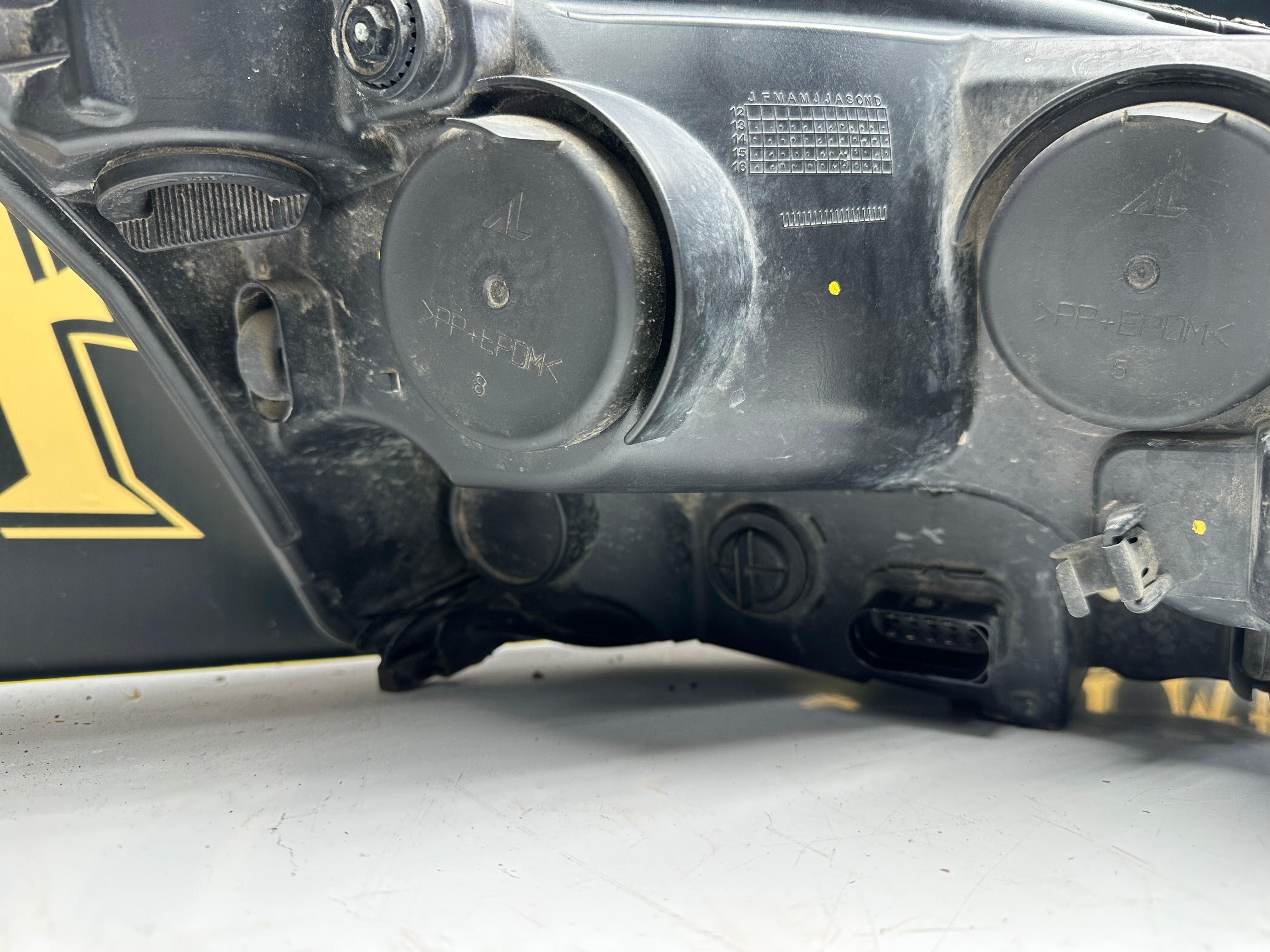 Ford Transit Mk8 Left Headlight Headlamp Light 14–20 (BK31-13D153-AF)