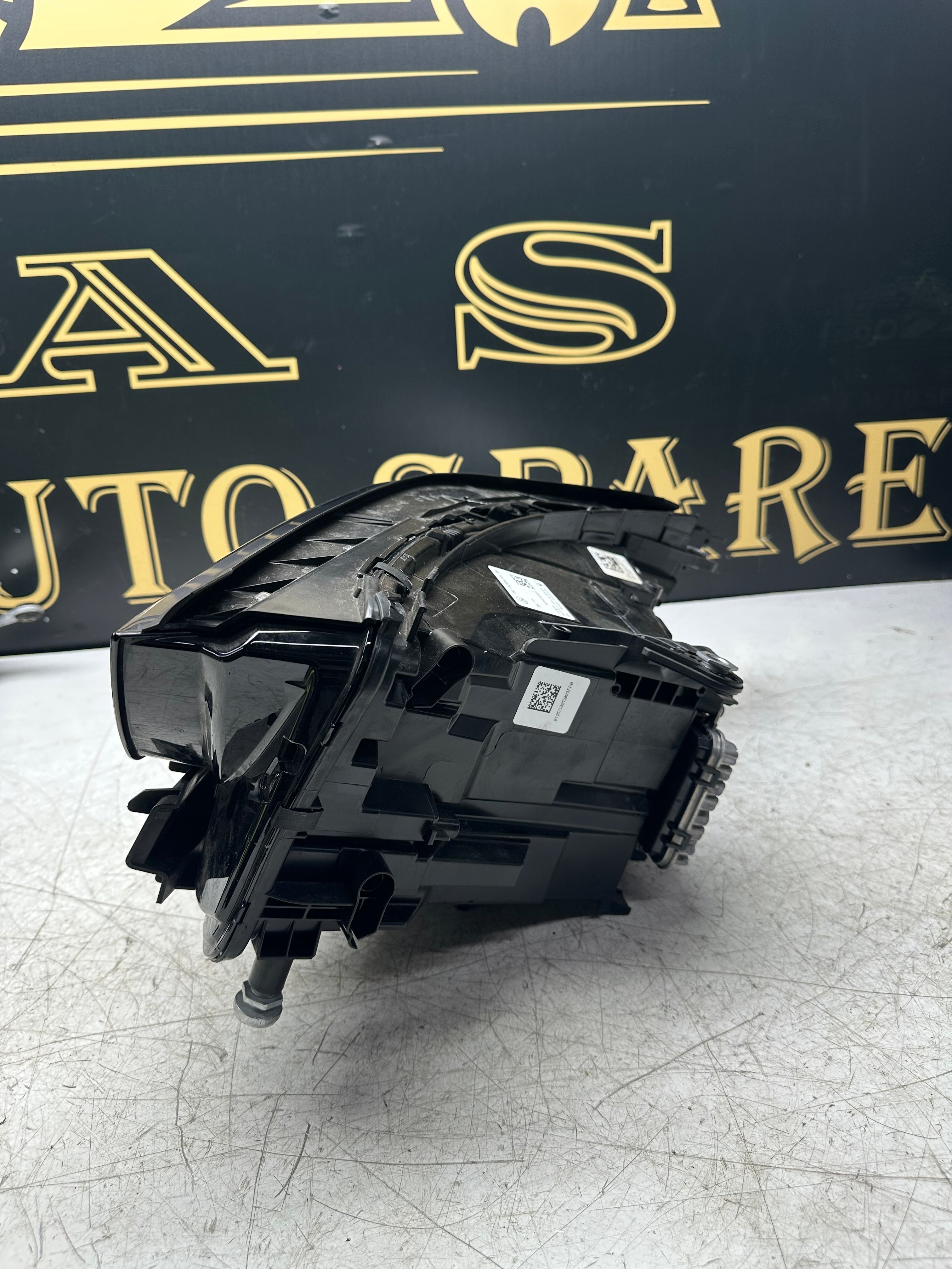 BMW 5 Series G60 LED O/S Driver Headlight Complete with Modules (5A798D4-09)