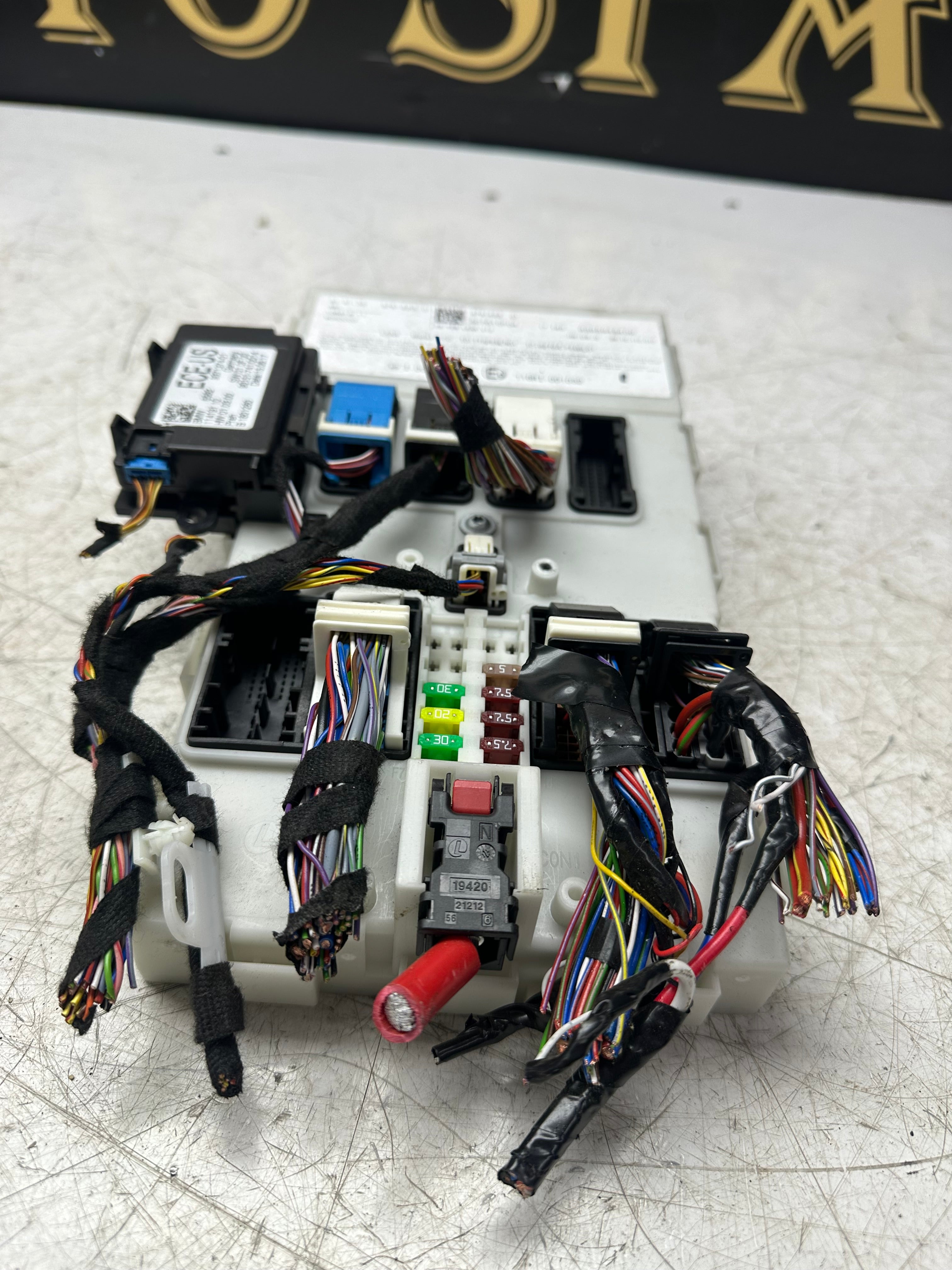 BMW 3 series Control Unit 116RI001052 / 193444 / 8781423 / 5C761CF04 / 3517012