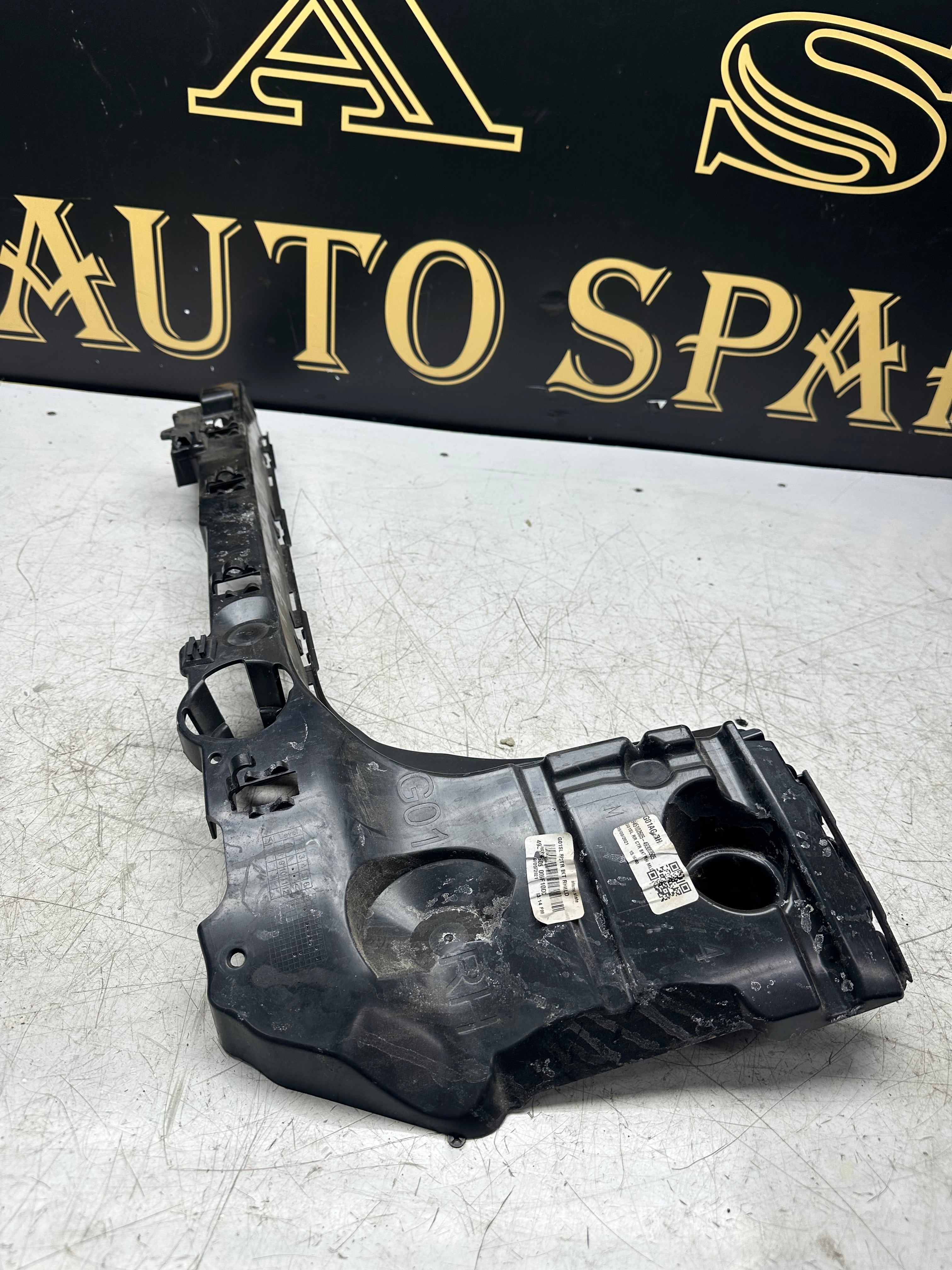 BMW G01 LCI Rear Right Mount Bracket Lateral 945102605 – 2021–2024
