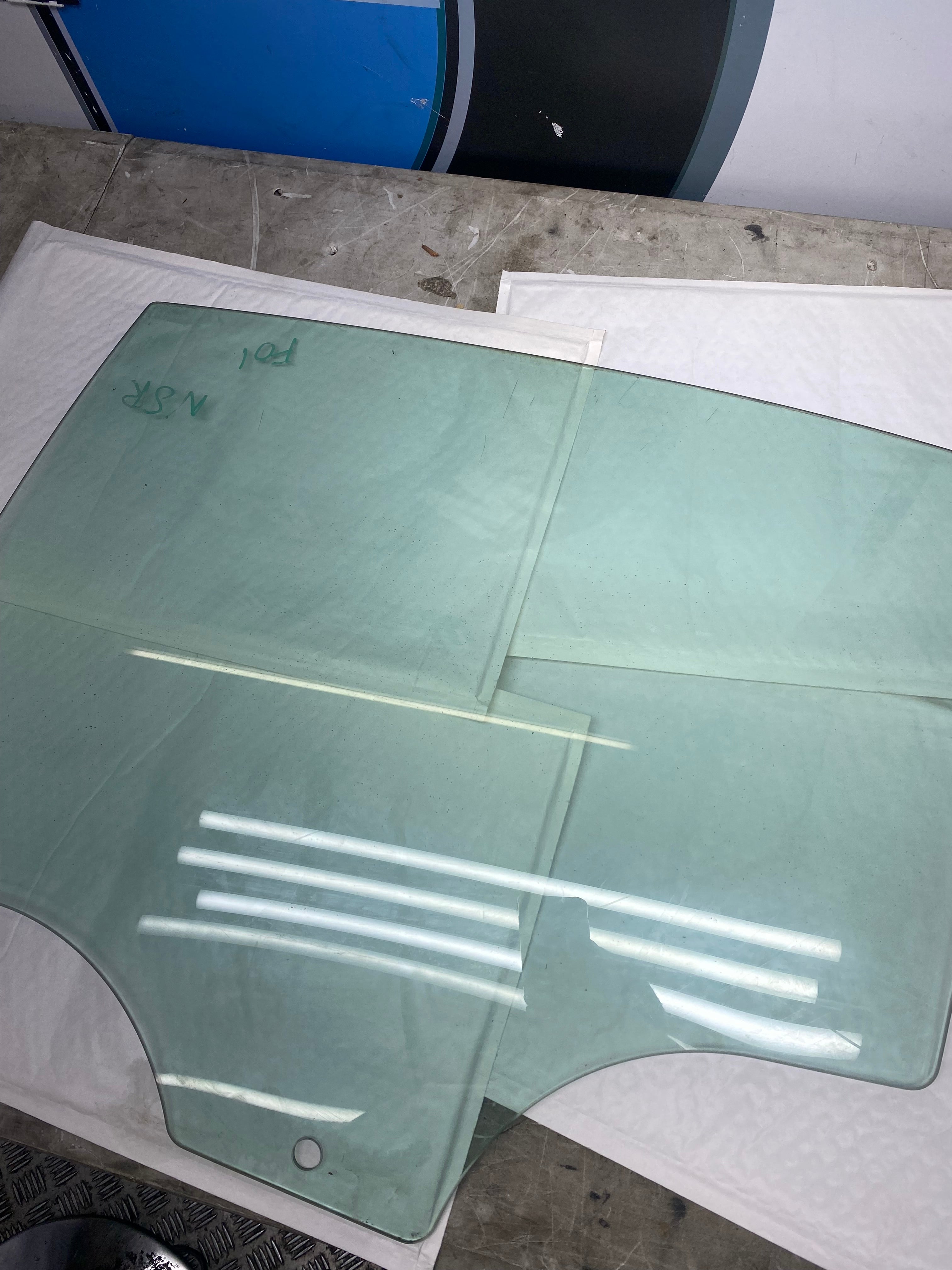 BMW 7 Series F01 Rear Passenger Side Window Glass 2008–2015