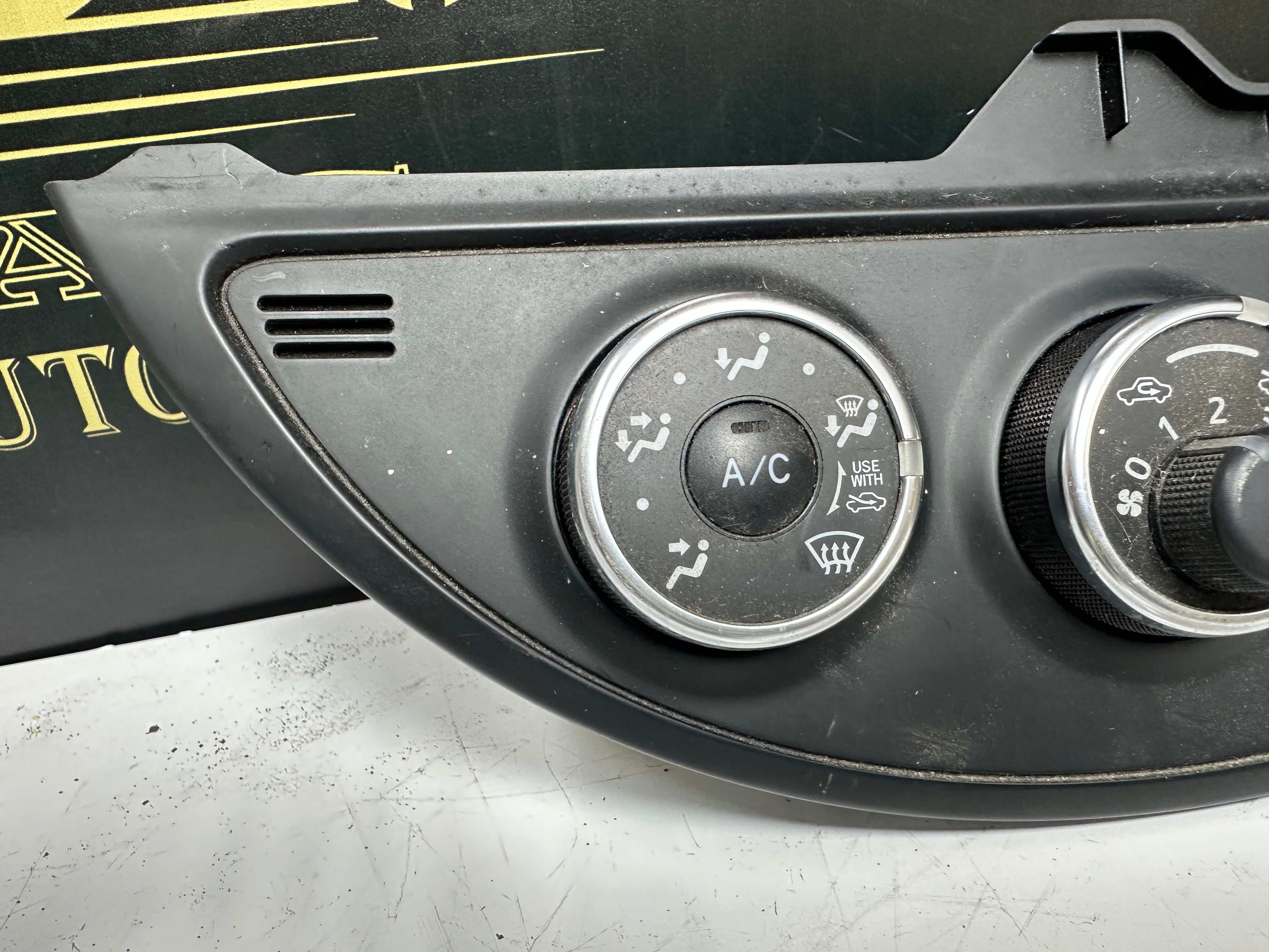 Toyota Yaris Climate Control Panel Manual Petrol (55406-OD400) (107769A0)