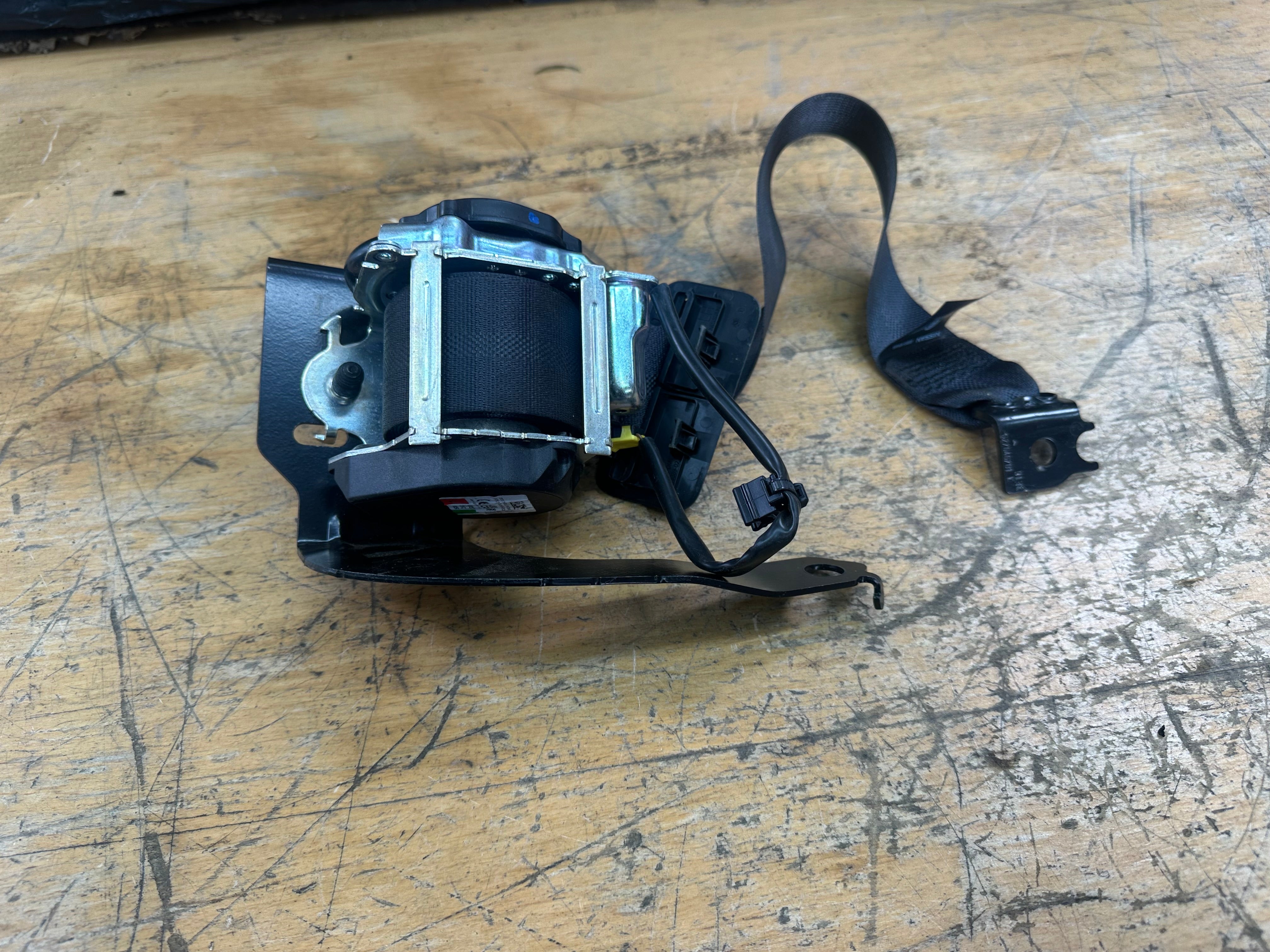 Jaguar XE 2015 Left and Right Rear Seat Belt (0589-P1-000277)