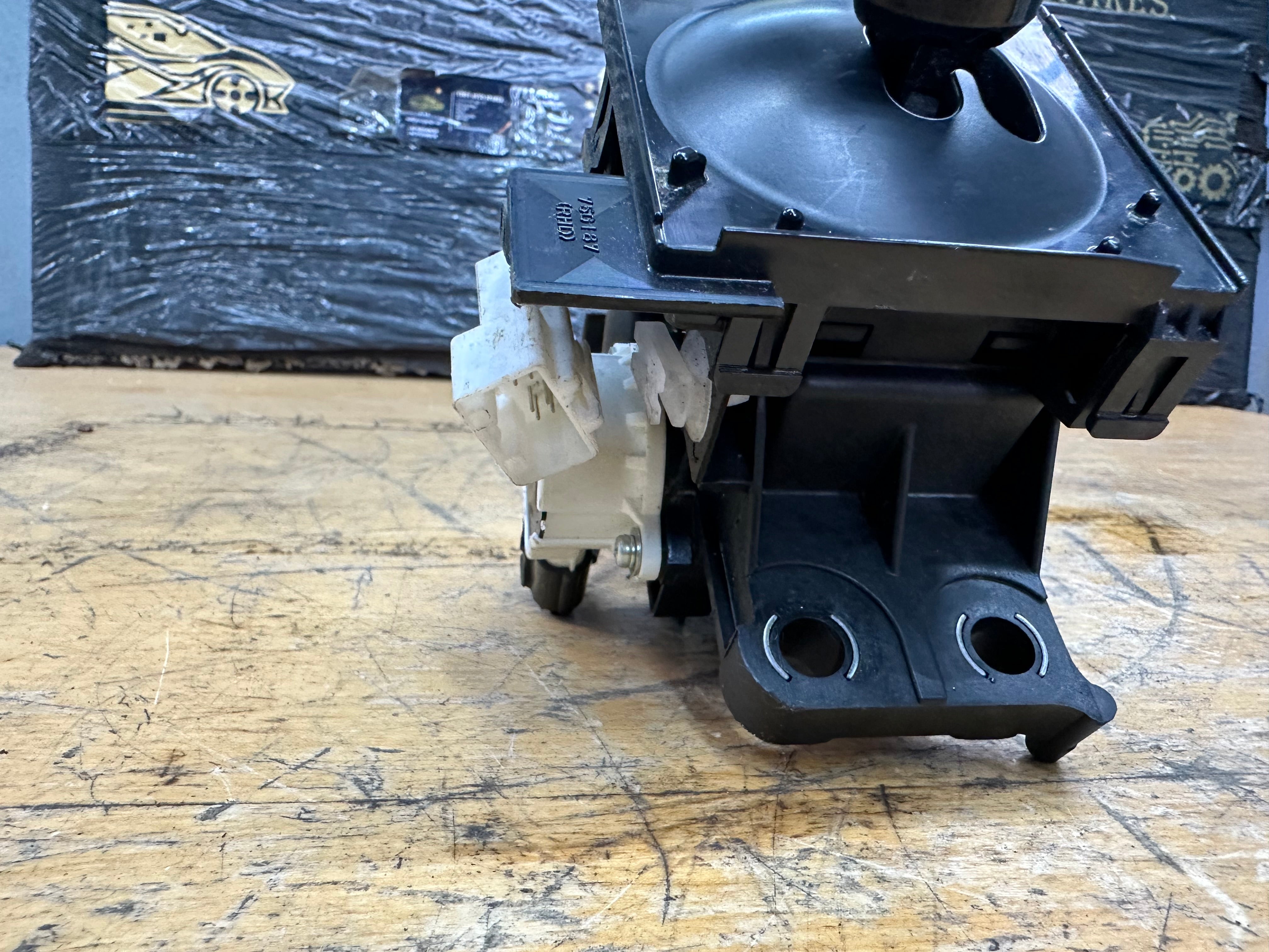 Toyota Auris 2012–2018 Automatic Gear Selector (75C182-RHD)