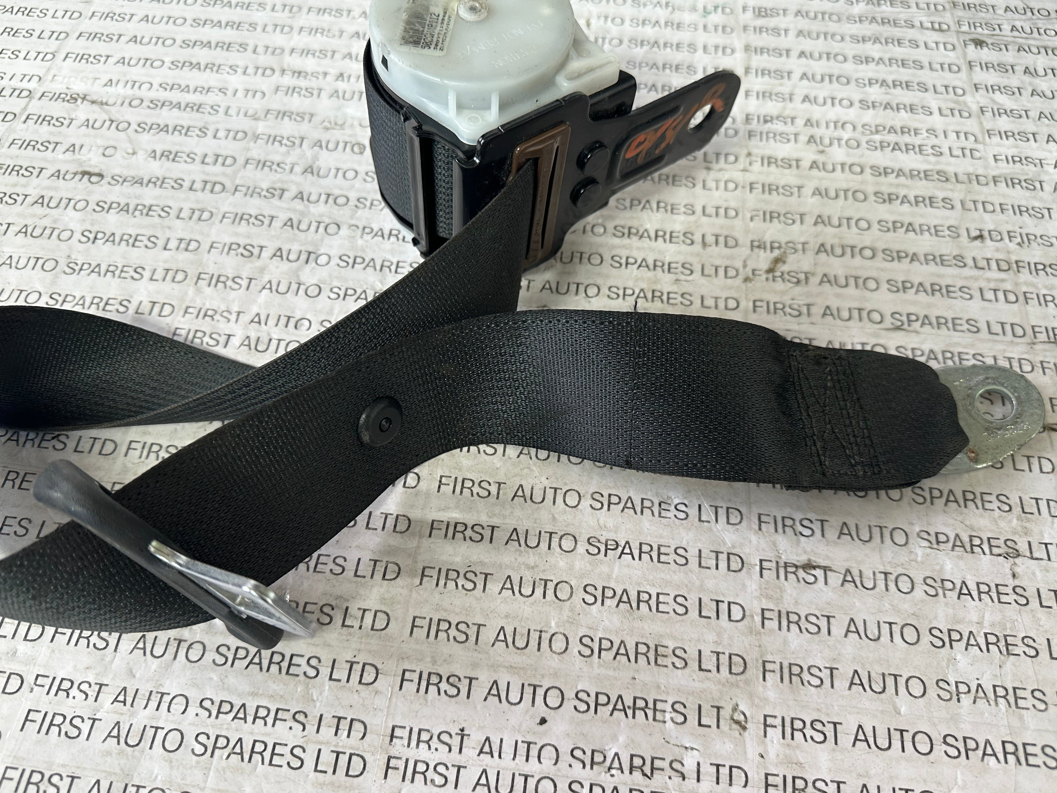 Subaru Legacy & Toyota Yaris Rear Right Side (C7092 G0659)