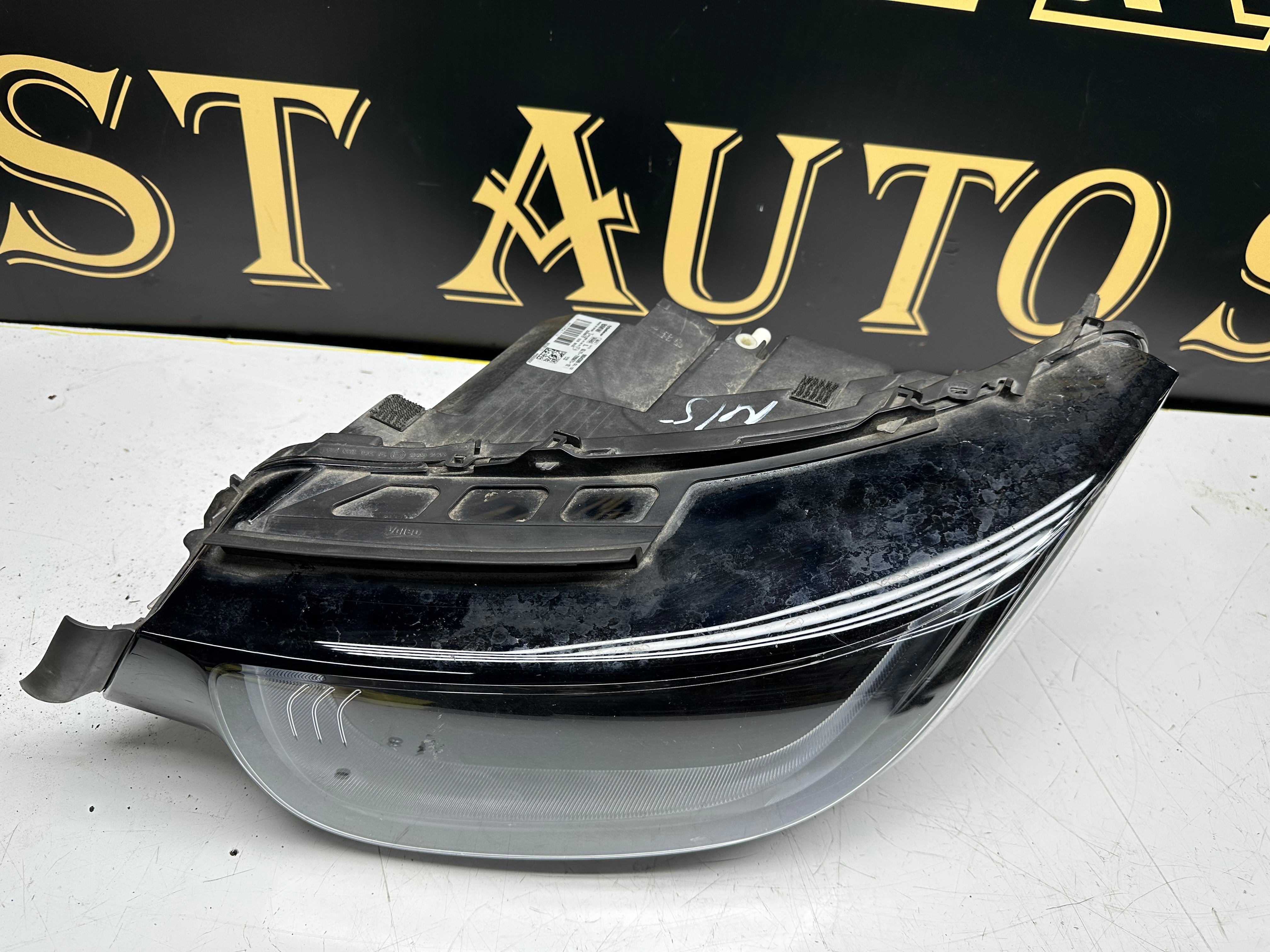 BMW i3 2017 Left Halogen Headlight 7295671 (63.11-7295671-12)