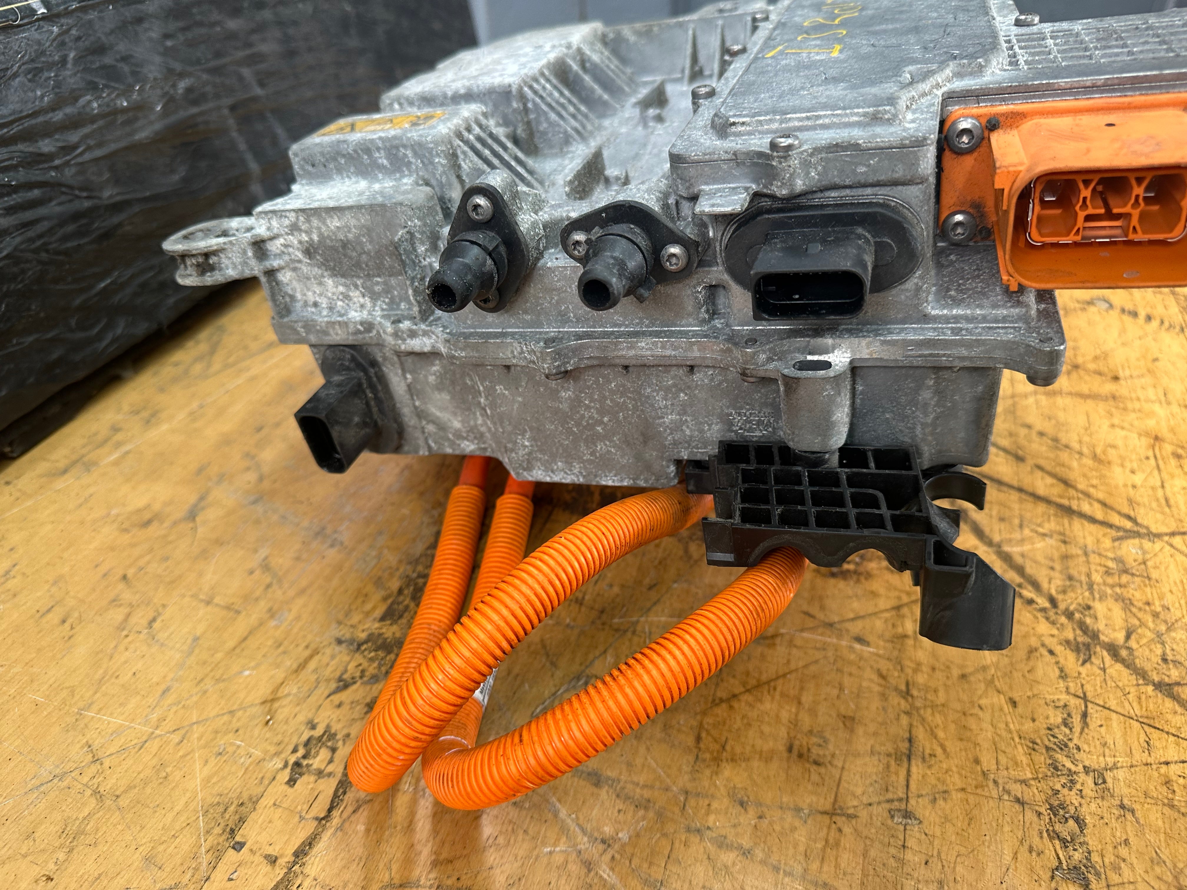 BMW i3 2013–2022 Voltage Converter (4010184601) (7933931)