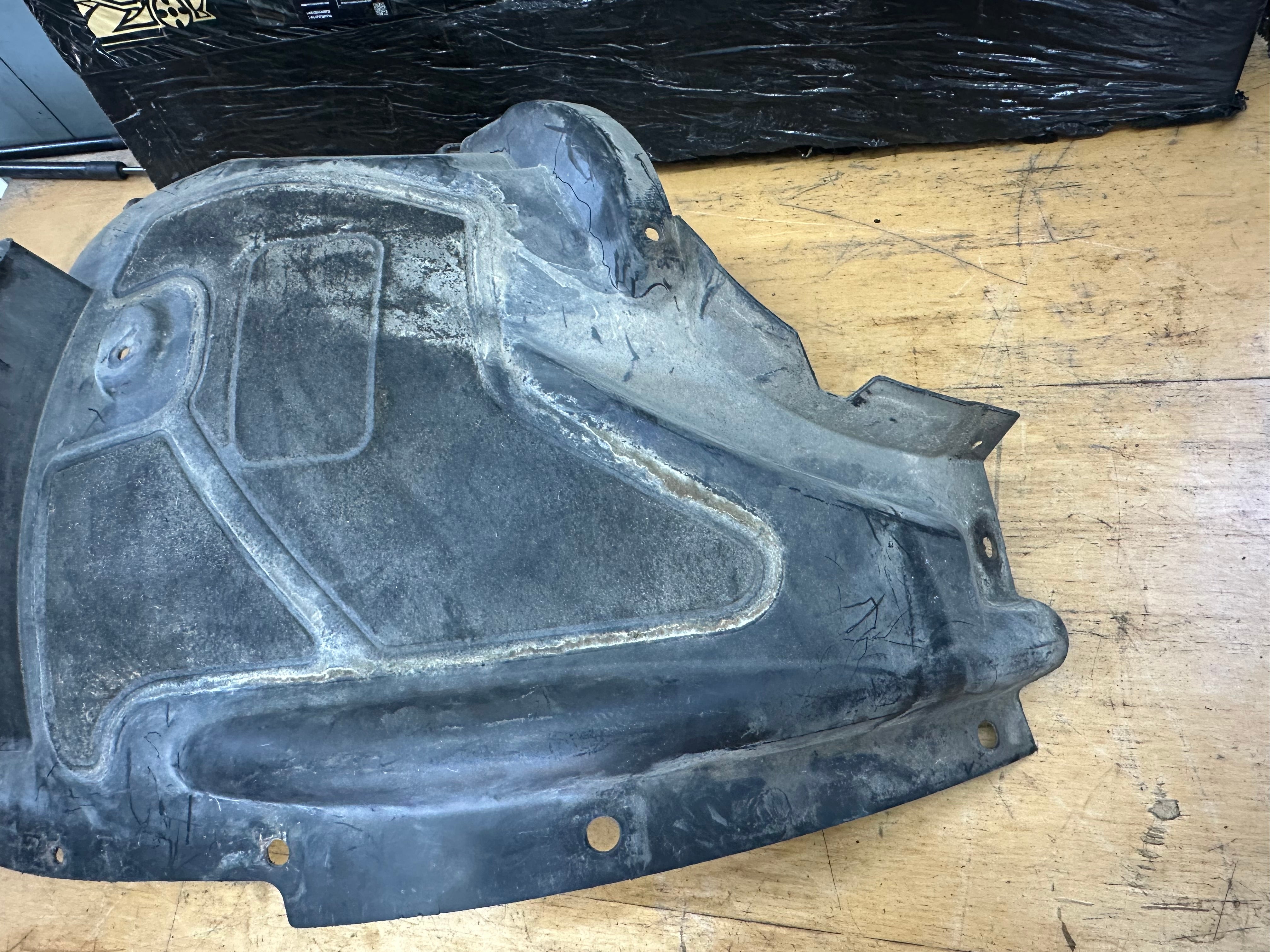 BMW X5 Driver Right Front Wheel Arch Liner Cover (51717325405) (108341-10)