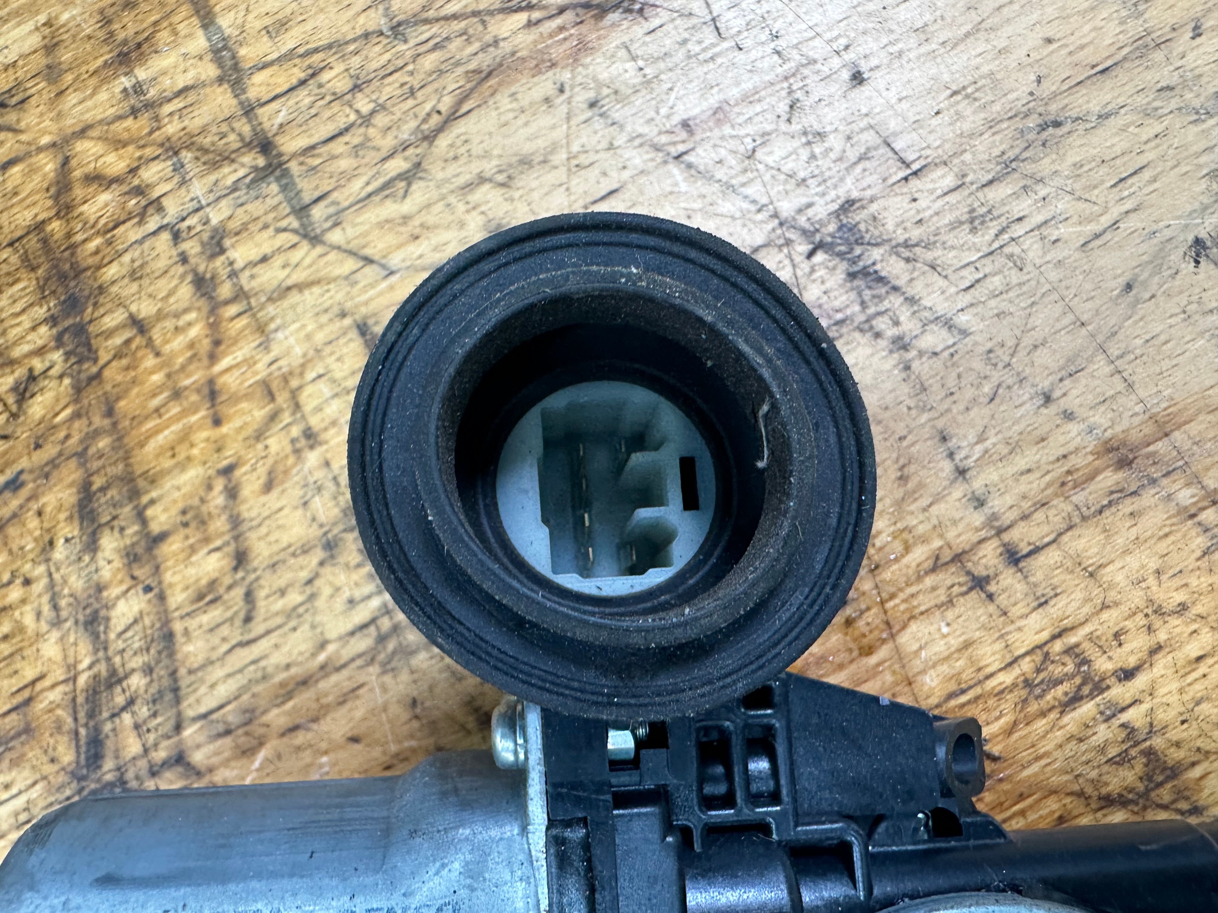 Toyota Auris Rear Right O/S/R Window Regulator (85720-0D120)