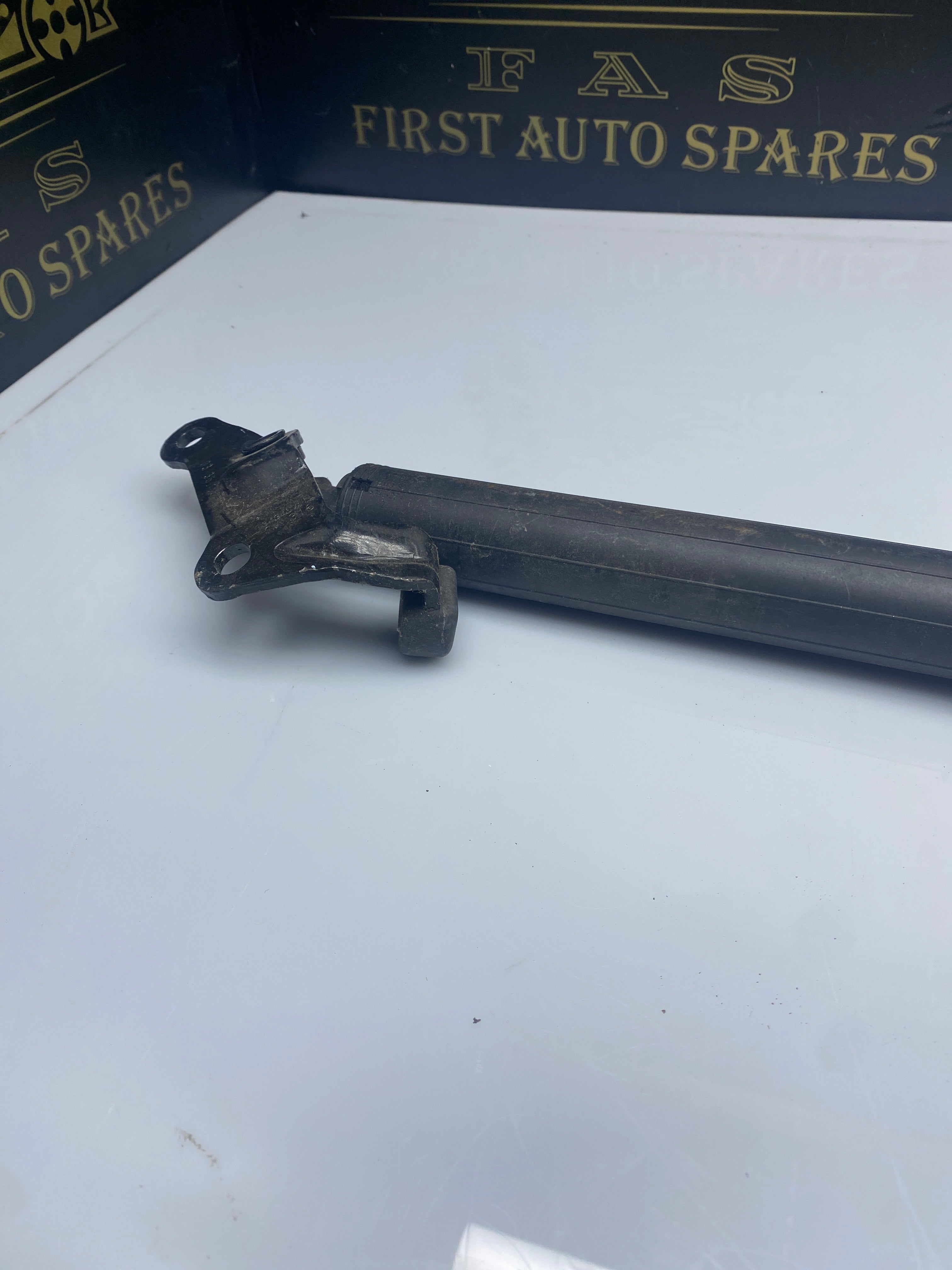 BMW 2 Series F45 Driver Side Right Tailgate Boot Lid Strut – 2014–2021