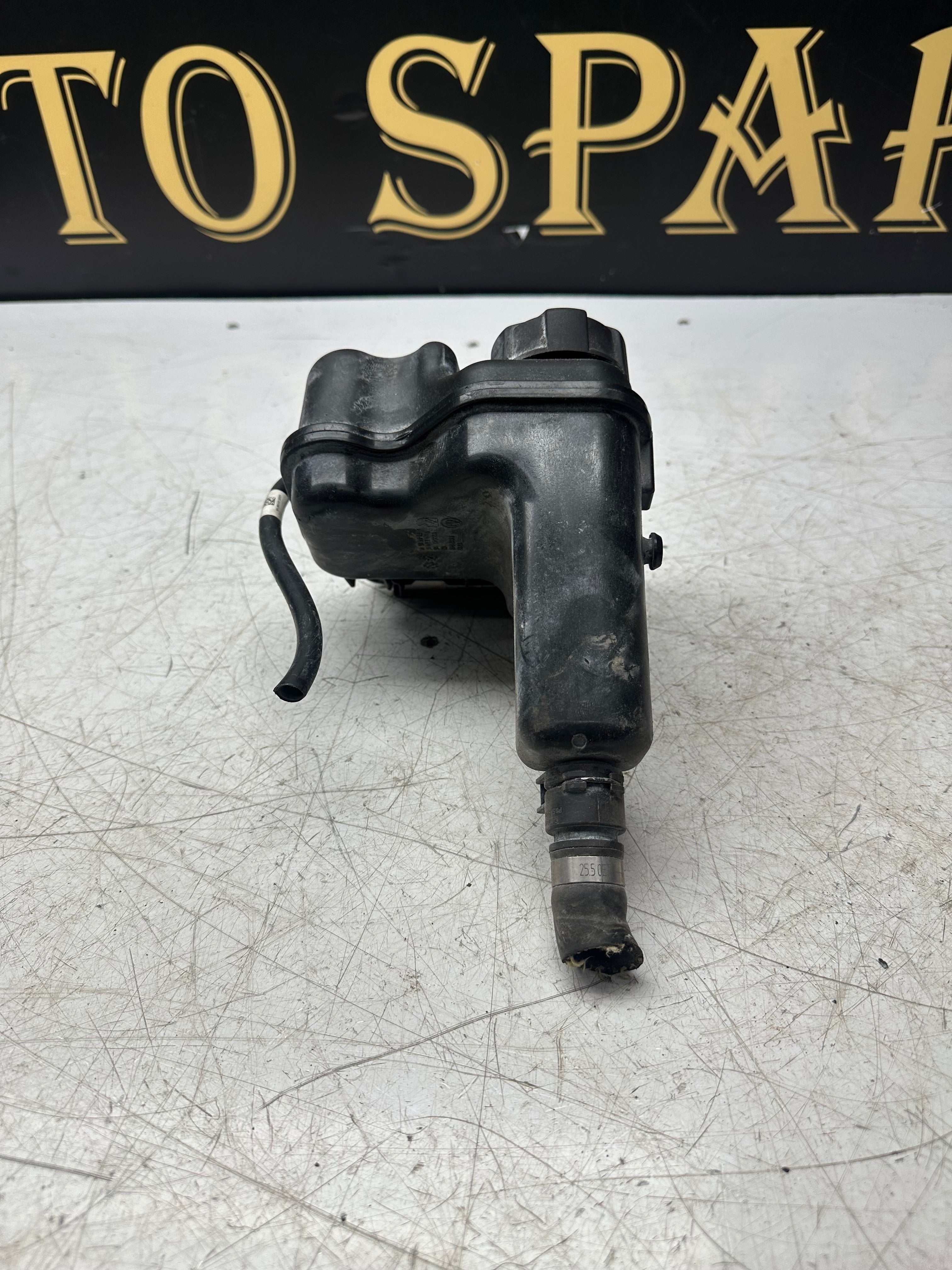 BMW 3 Series F30 Coolant Expansion Tank / Reservoir (2011–2019)(8617047)