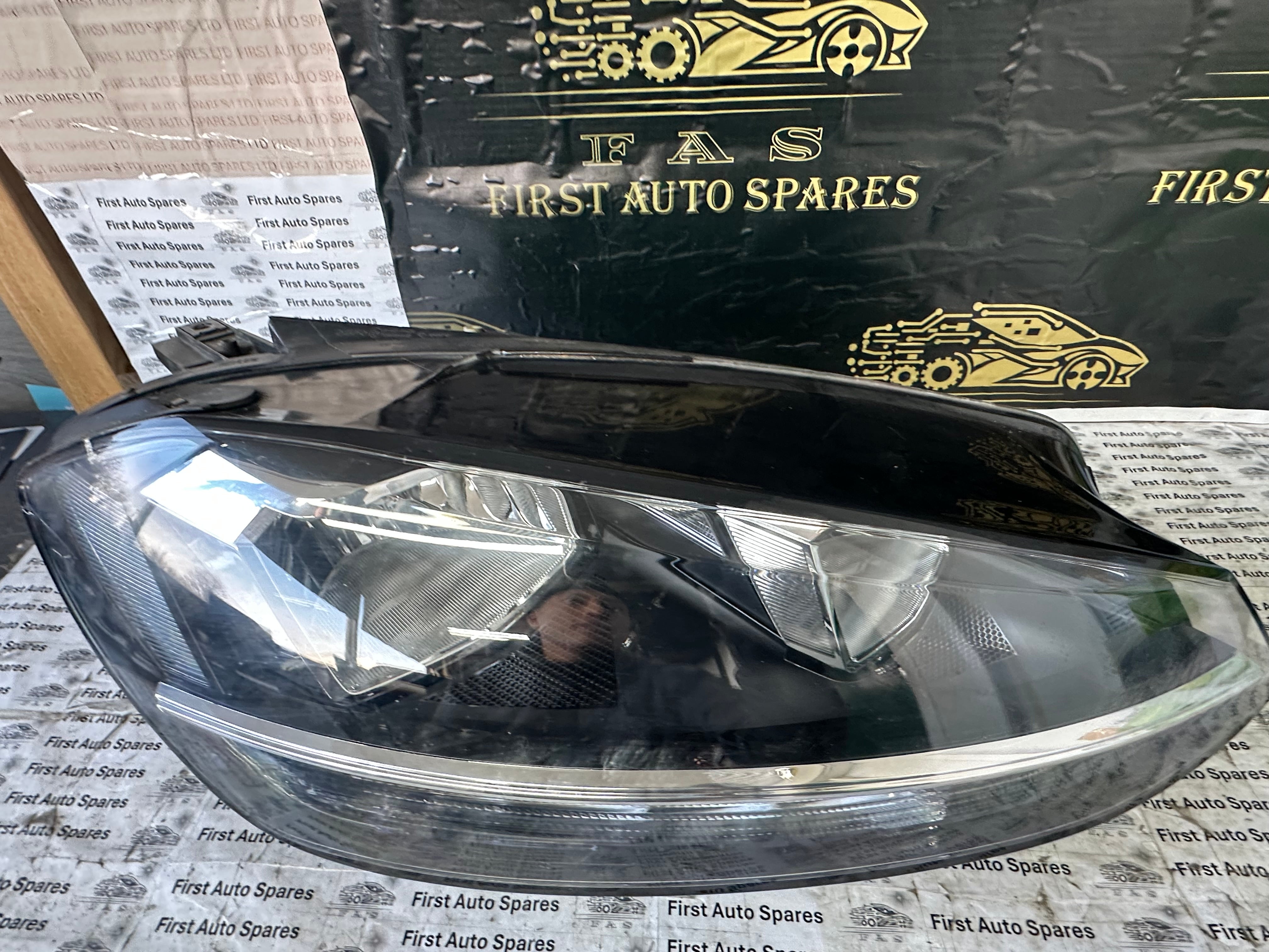 Volkswagen Golf MK7.5 (2013–2017) Right O/S Driver’s Halogen Headlight