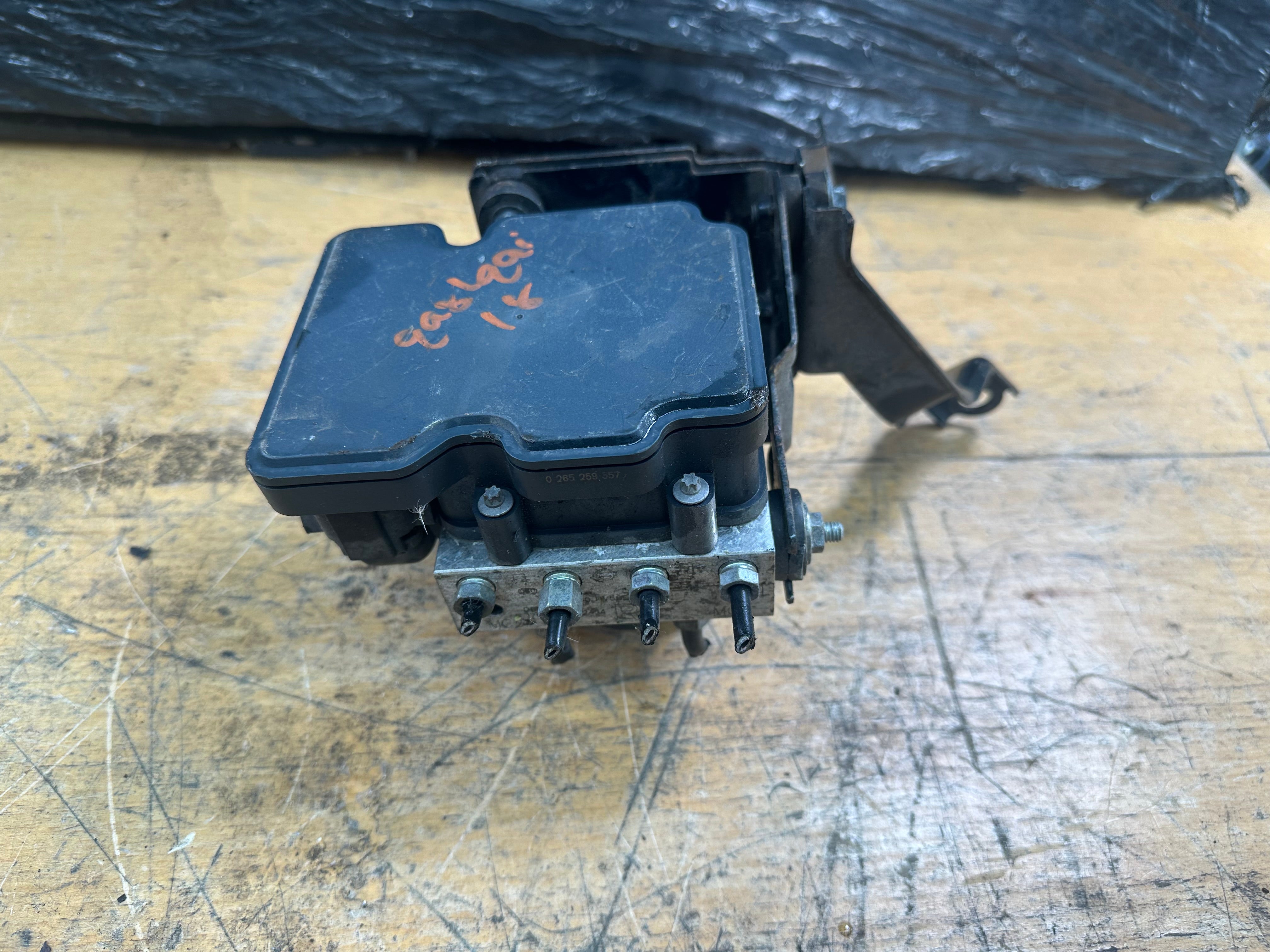Nissan Qashqai 2018 J11 ABS Pump (47660HV59E)