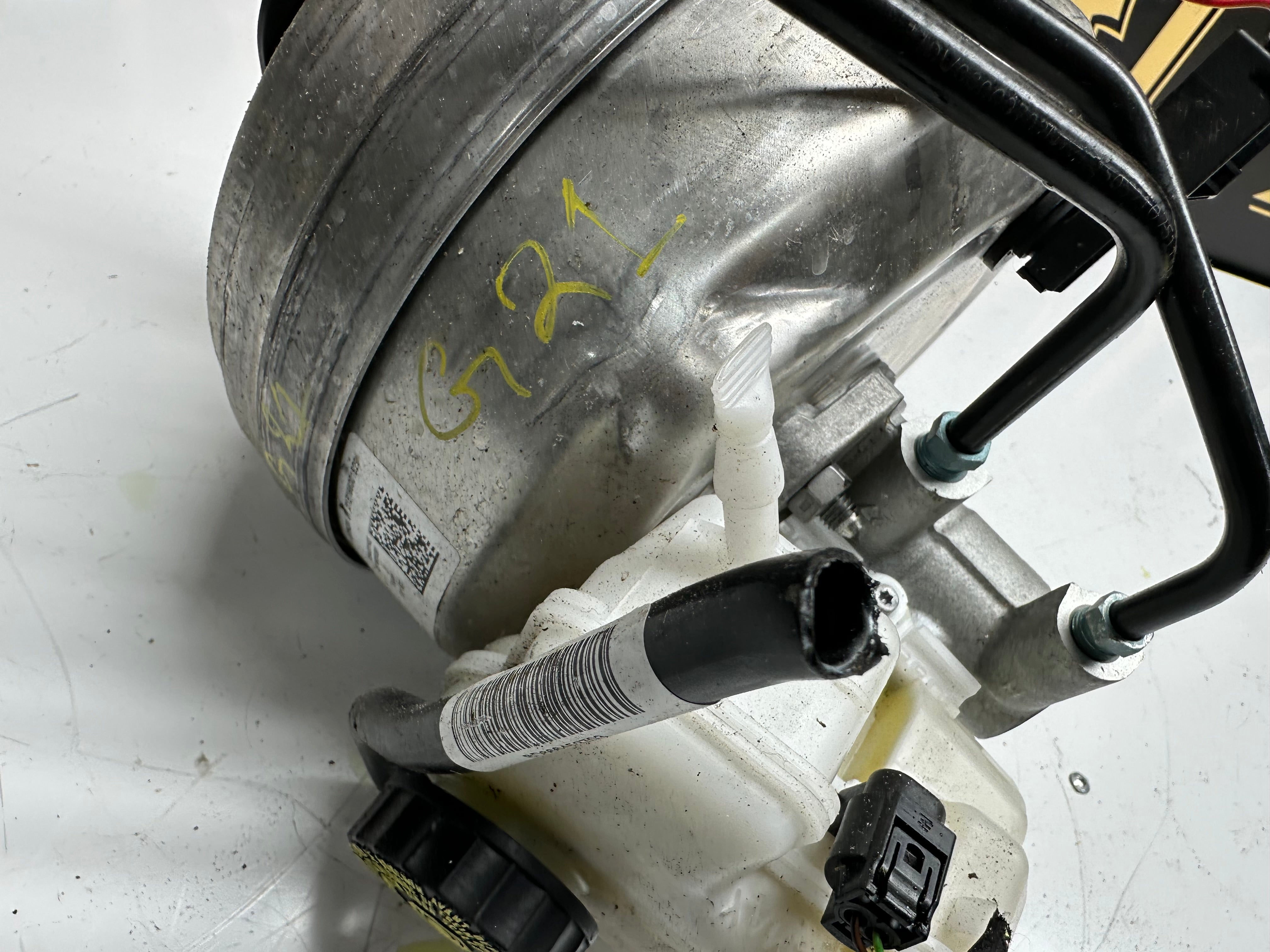 BMW 3 Series G20 G80 G28 330e Plug-In Hybrid Servo Brake (6879424) (0204J01143) Bosch