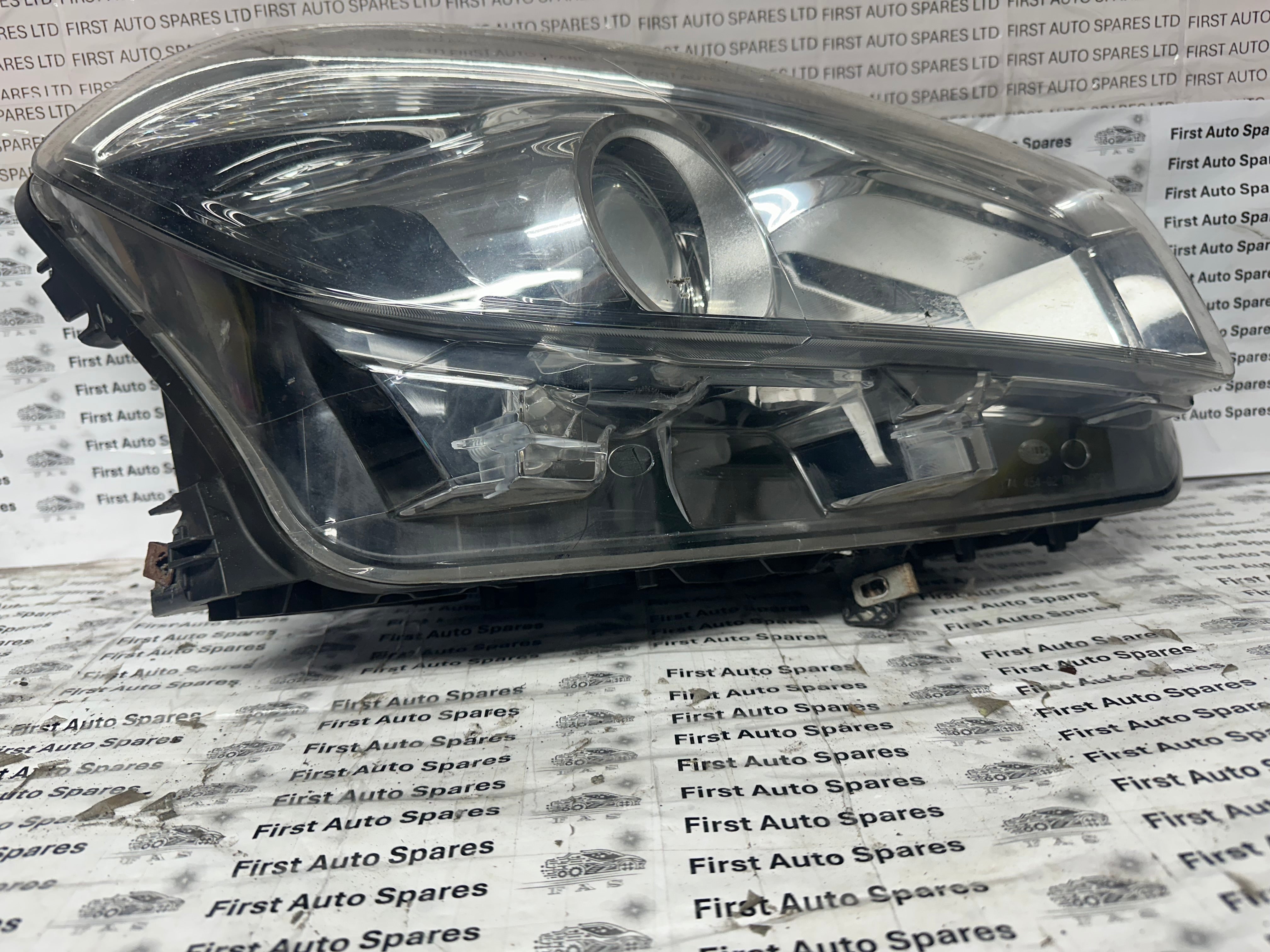 Nissan Qashqai J10 2013 Right Front Headlight (26010-BR01B)