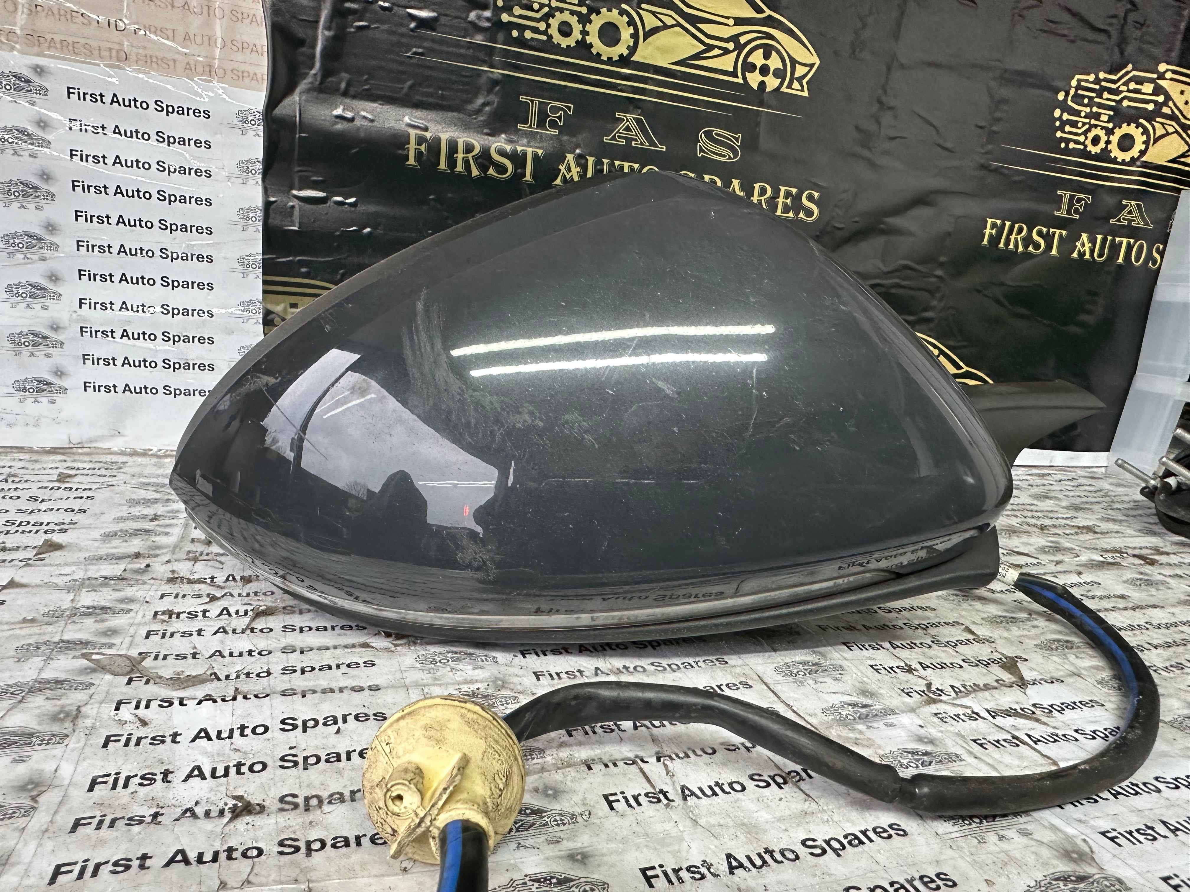 Volkswagen Golf MK7.5 2013–2017 Right Driver’s O/S Wing Mirror