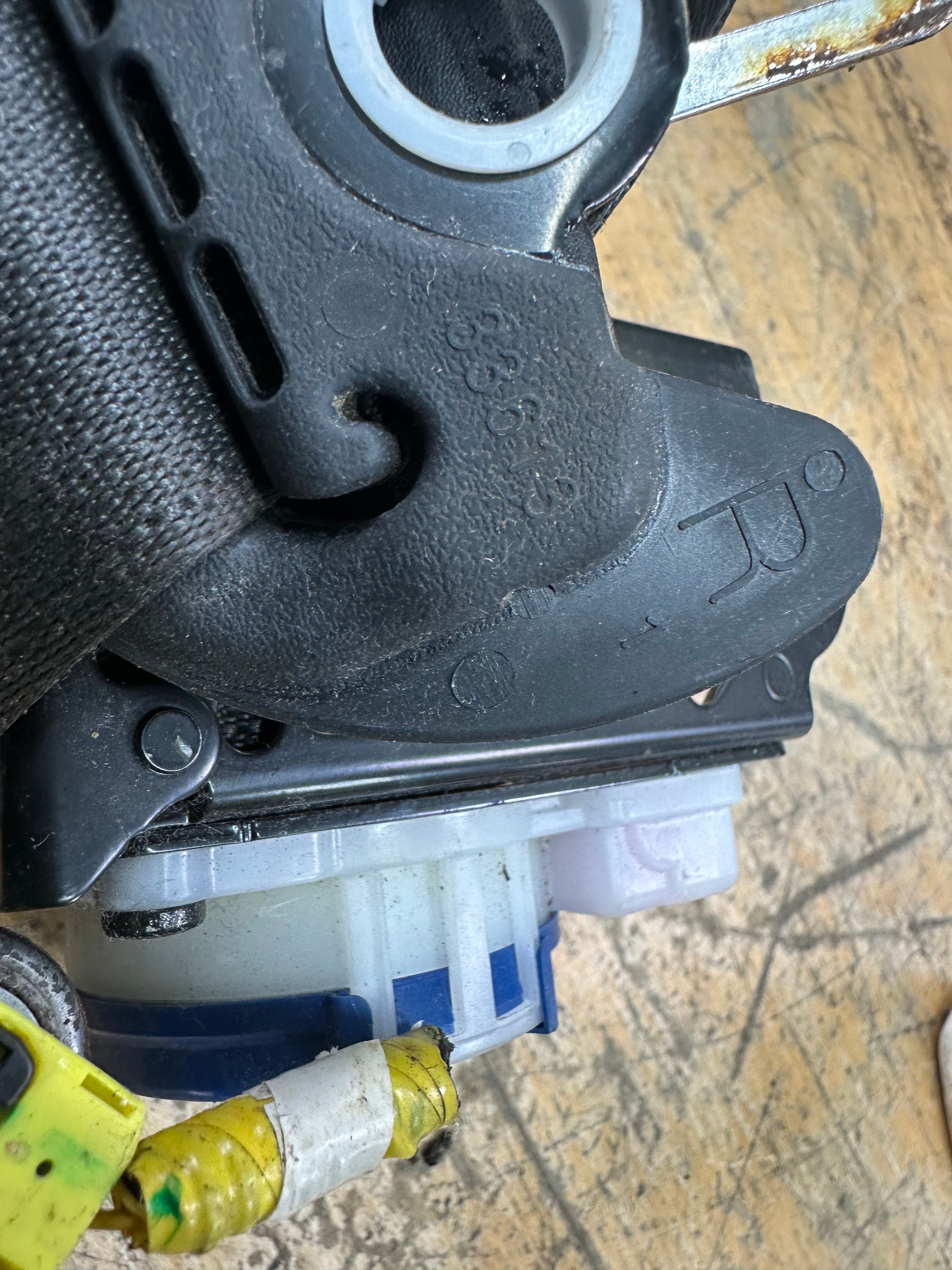 Toyota C-HR 2017-2023 Front Right Driver Side Seat Belt (73210-F4010) (1097376-AA)